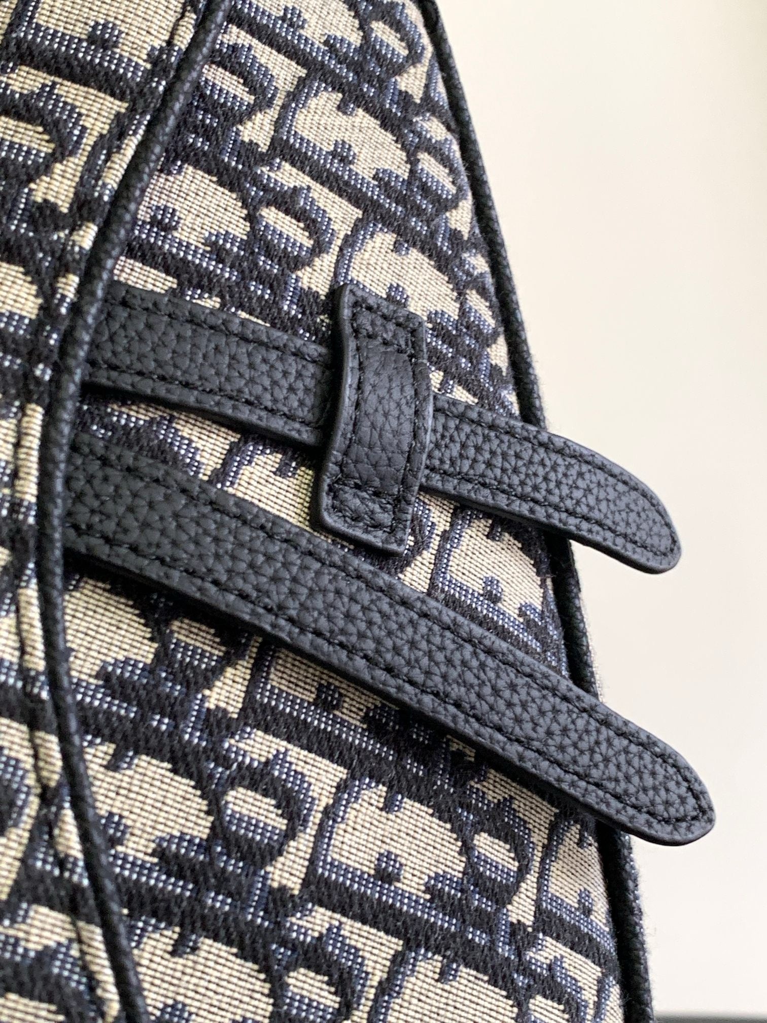 Black and Beige Bag - FashionHype.xyz