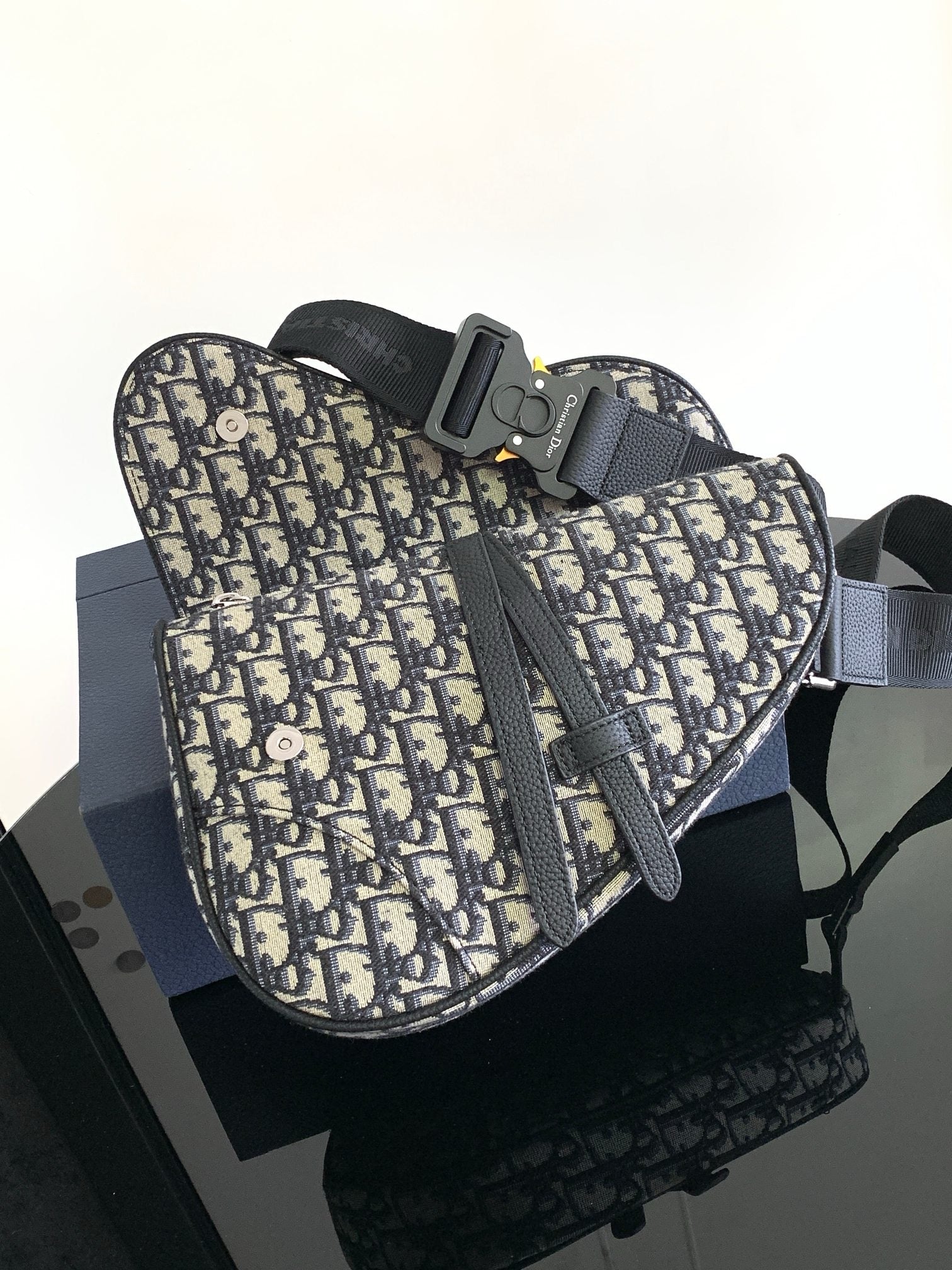 Black and Beige Bag - FashionHype.xyz