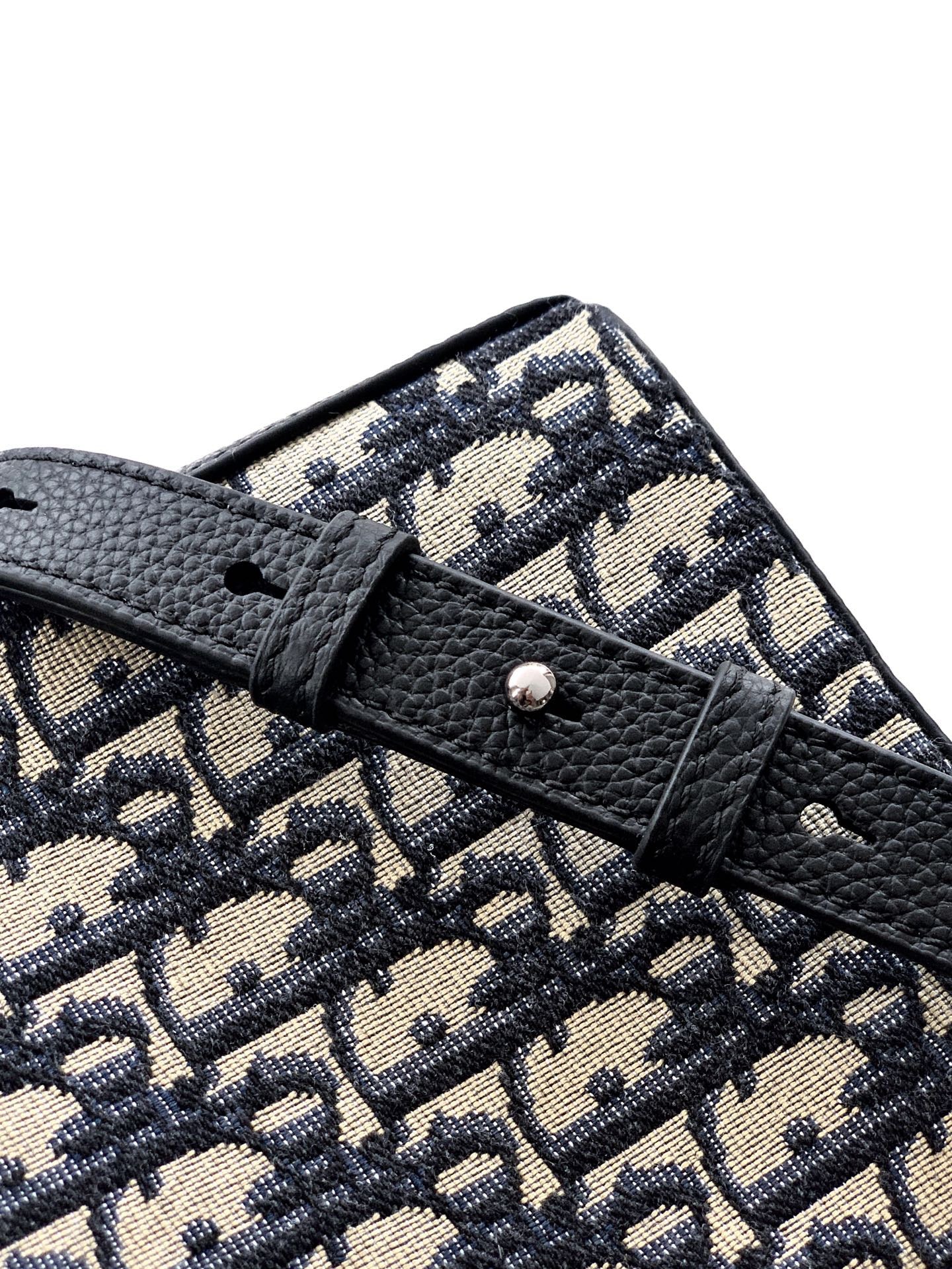Black and Beige Bag