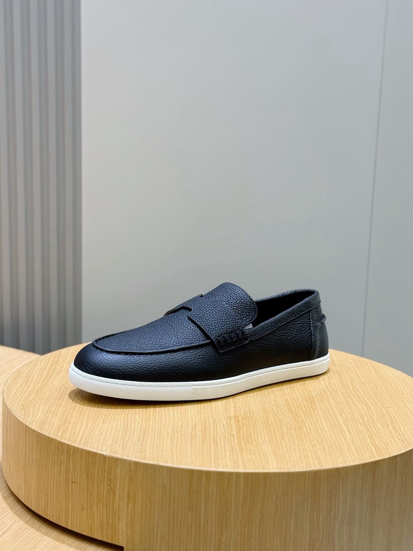 Black and Grey Shoes - FashionHype.xyz