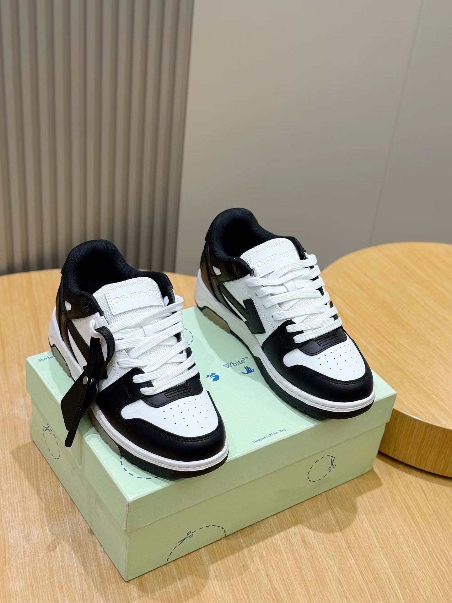 Black white Shoes