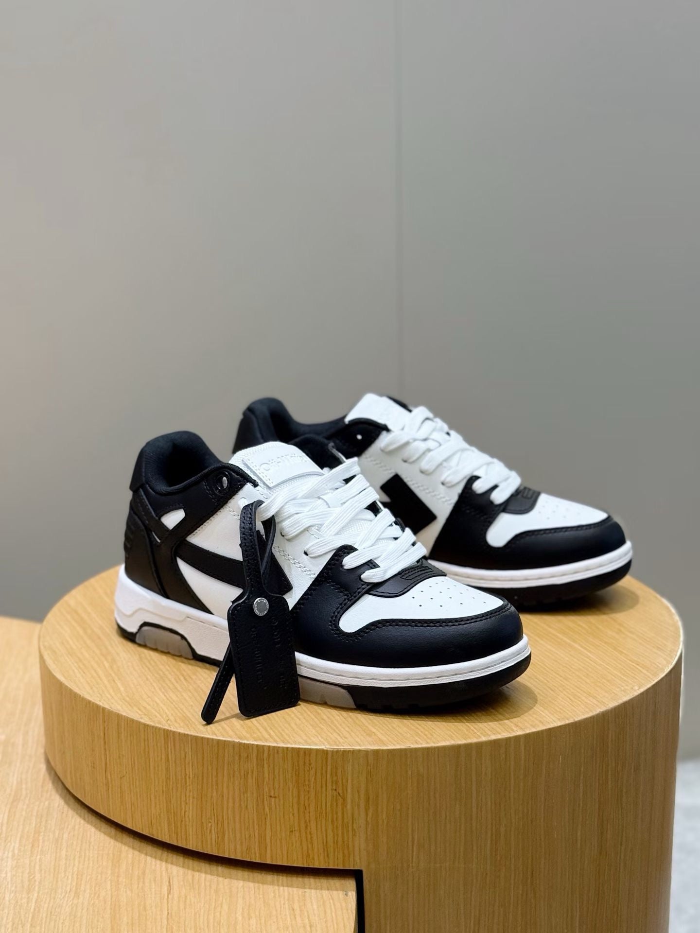 Black white Shoes