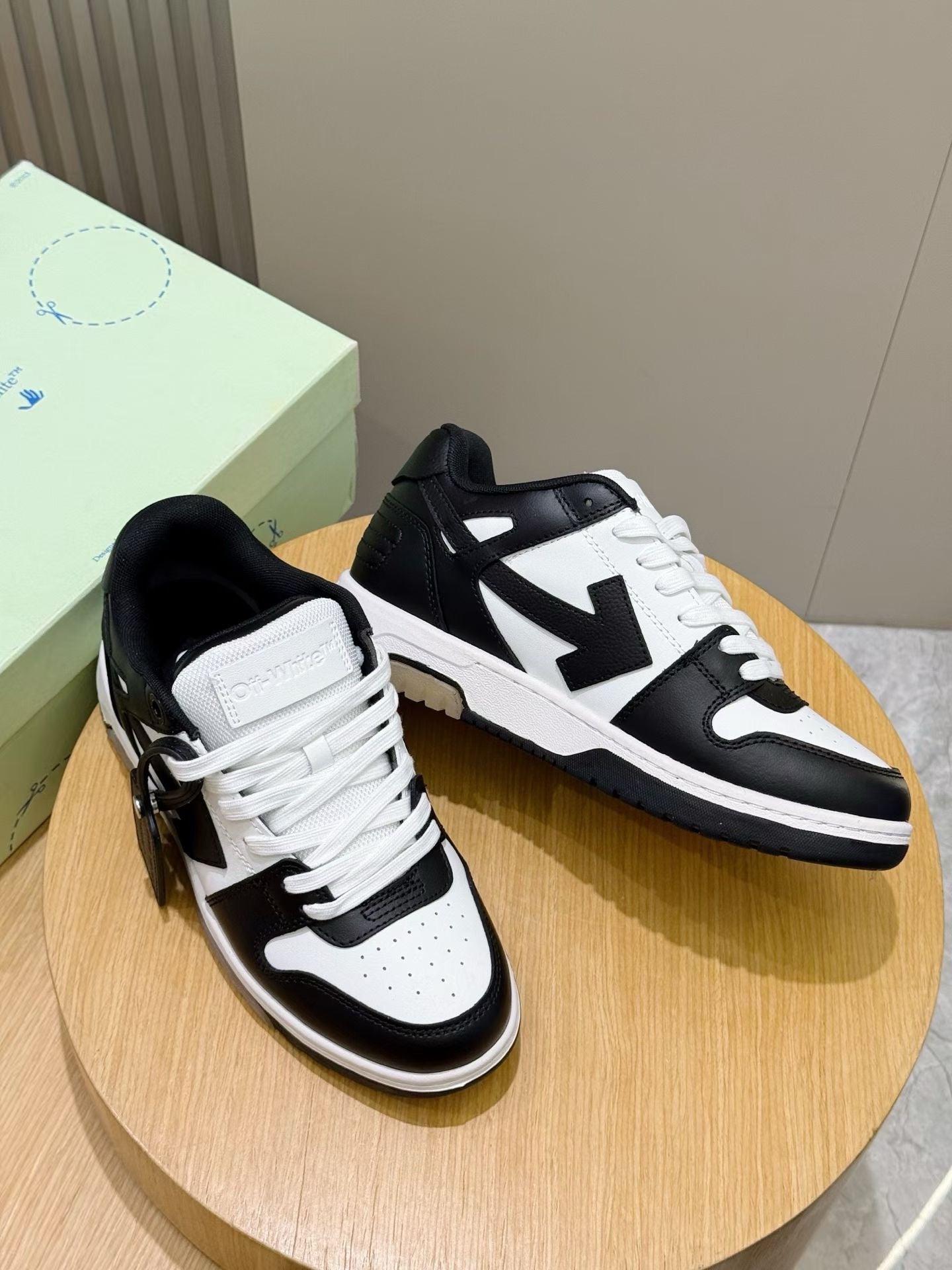 Black white Shoes