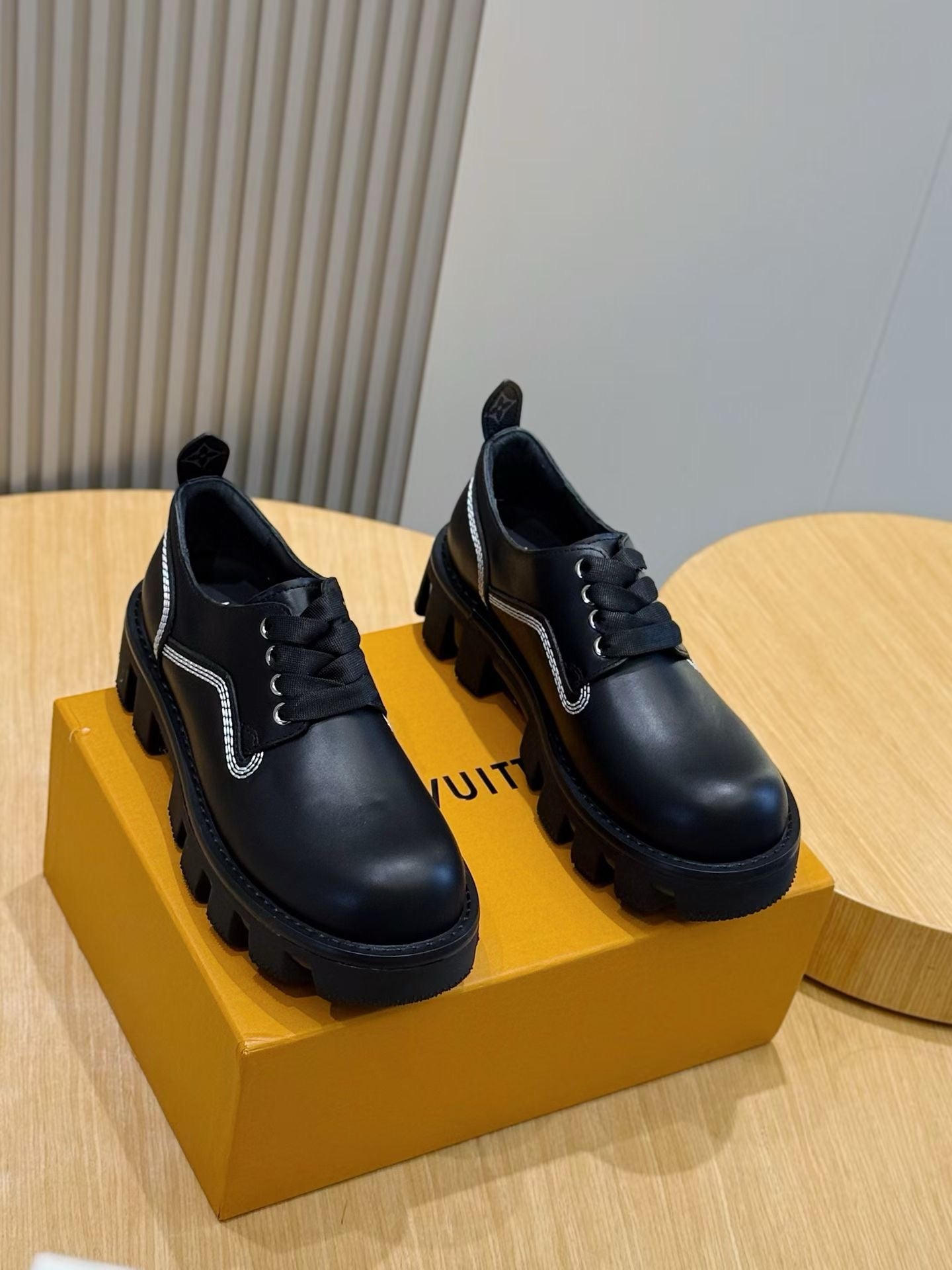Black Shoes