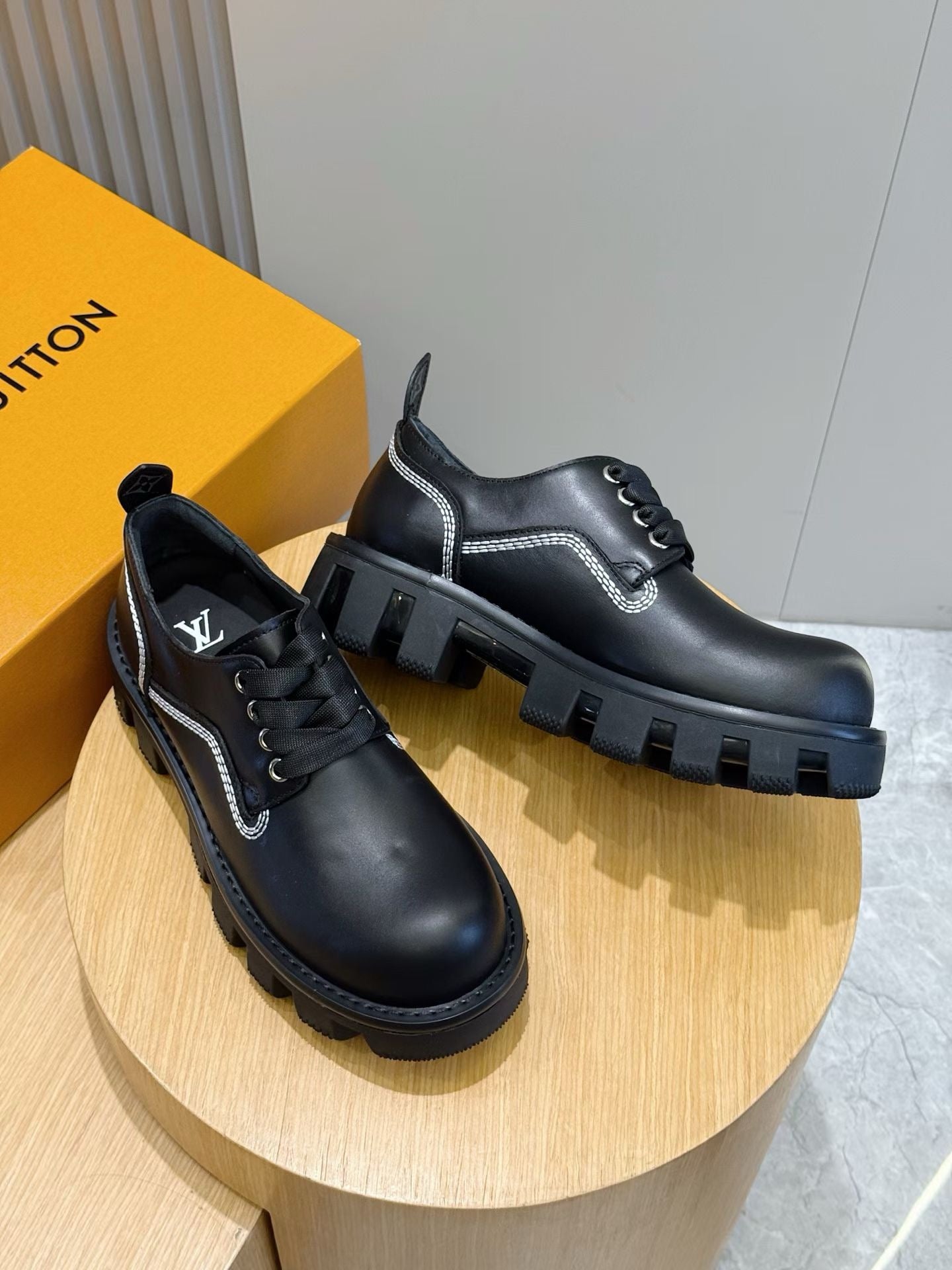 Black Shoes