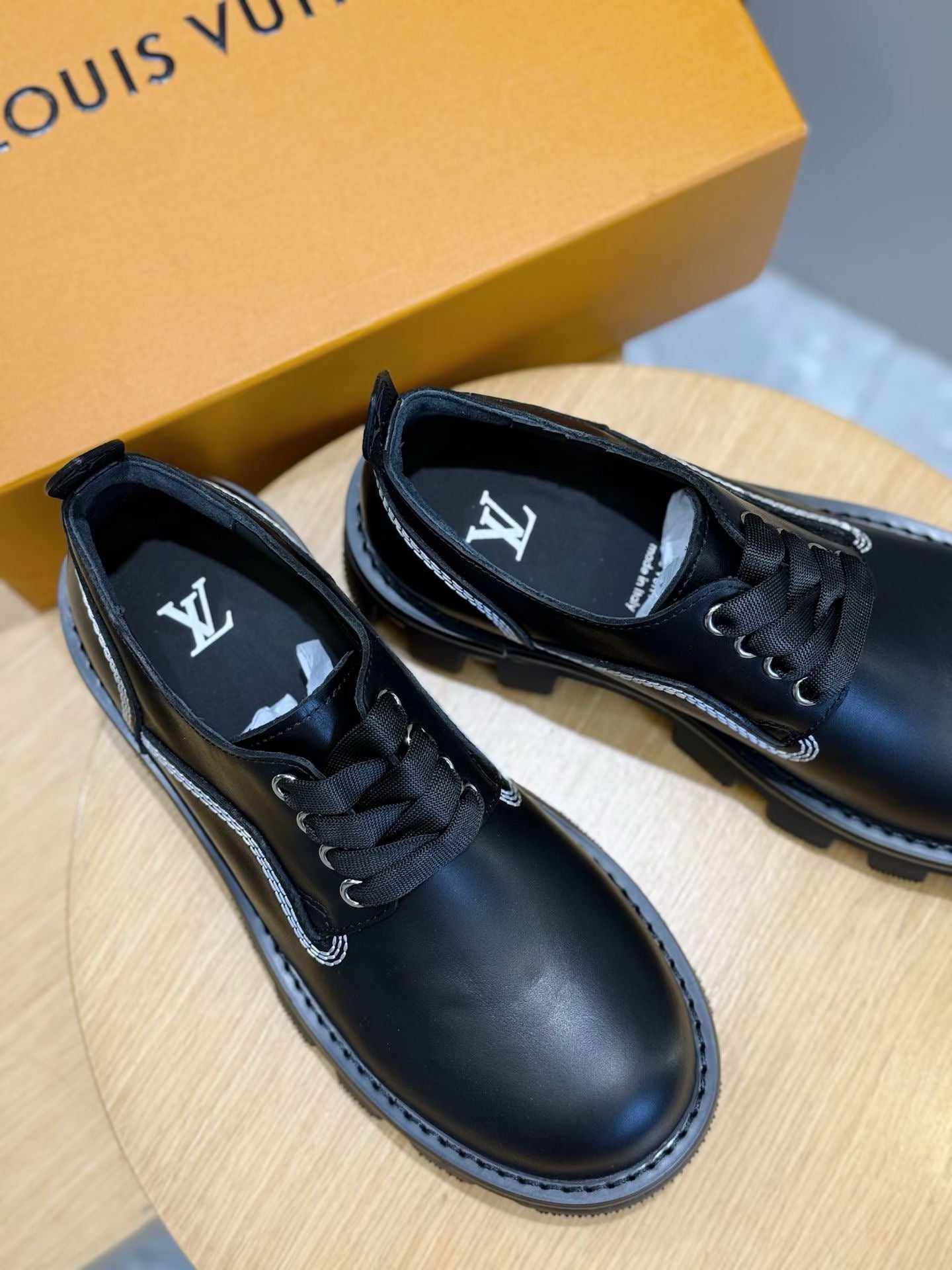 Black Shoes