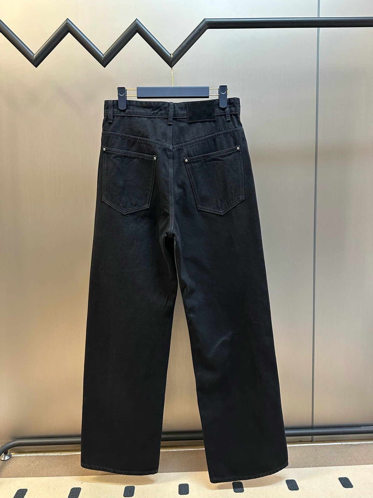 Black Pant - FashionHype.xyz