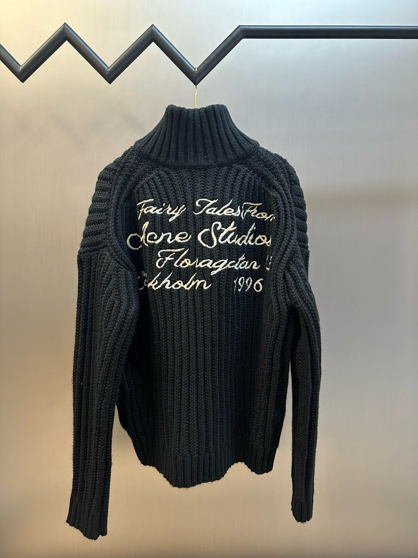 Black Jacket - FashionHype.xyz