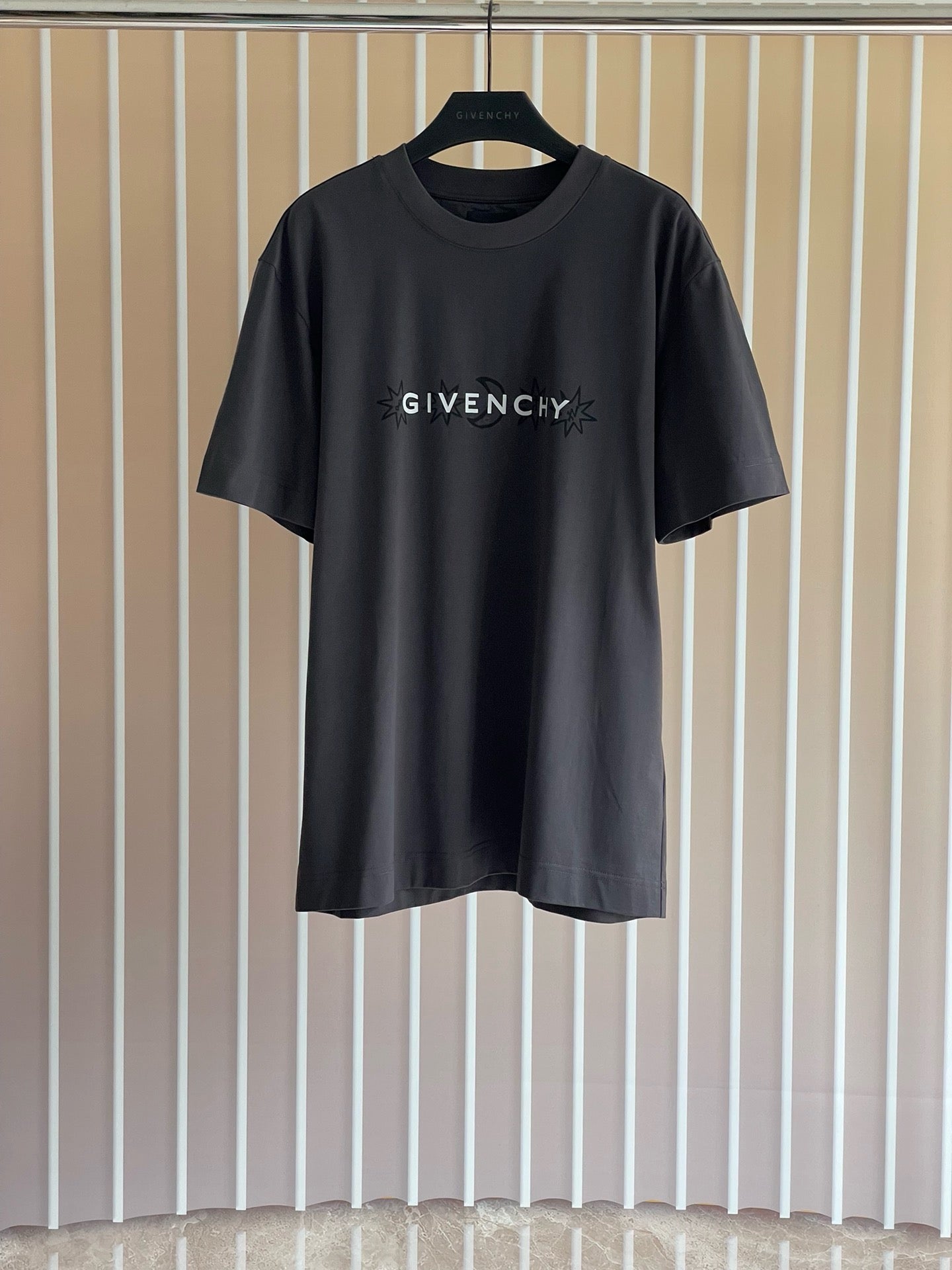 Black and White T-Shirt - FashionHype.xyz