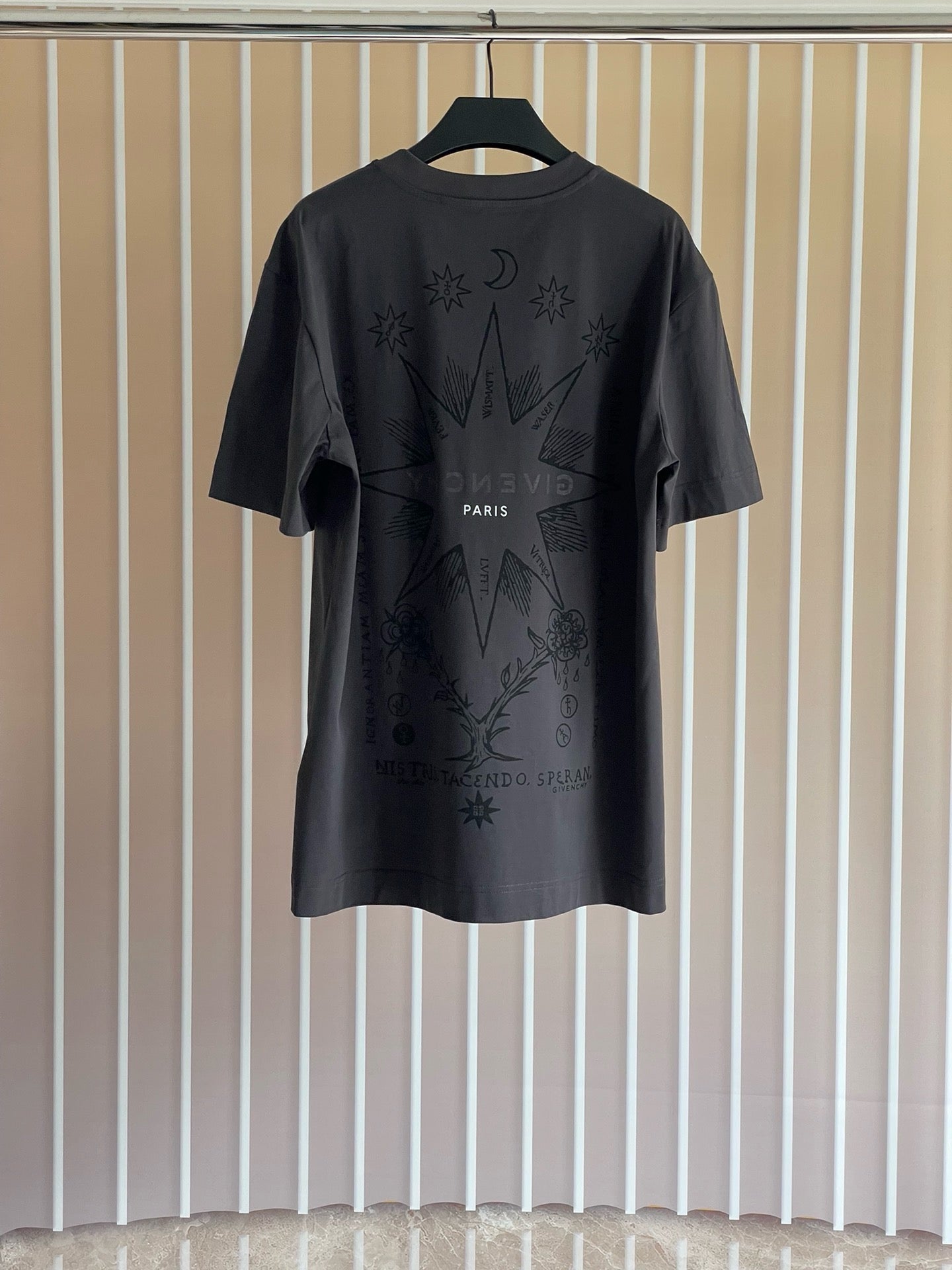 Black and White T-Shirt - FashionHype.xyz