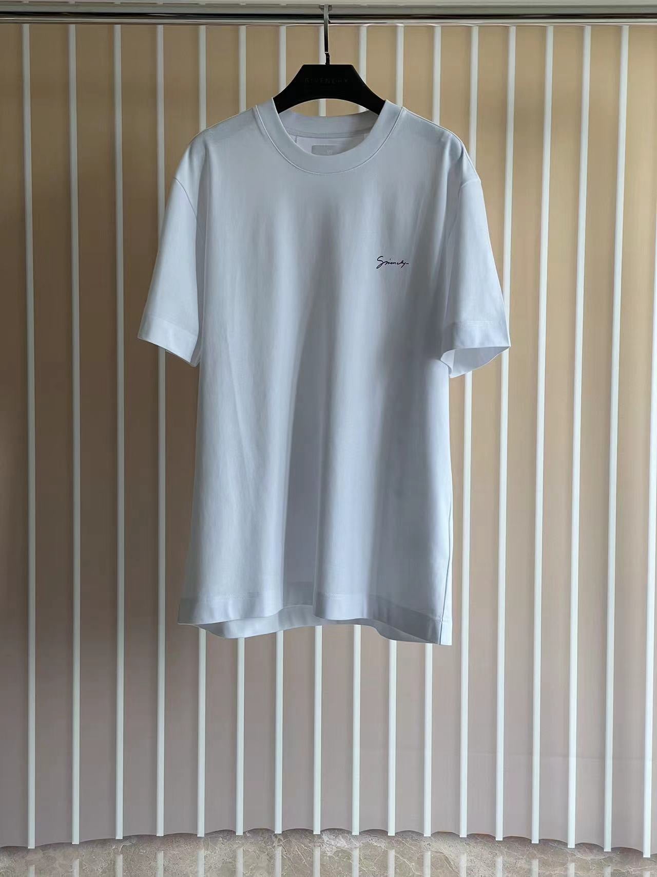 Black and White T-Shirt - FashionHype.xyz