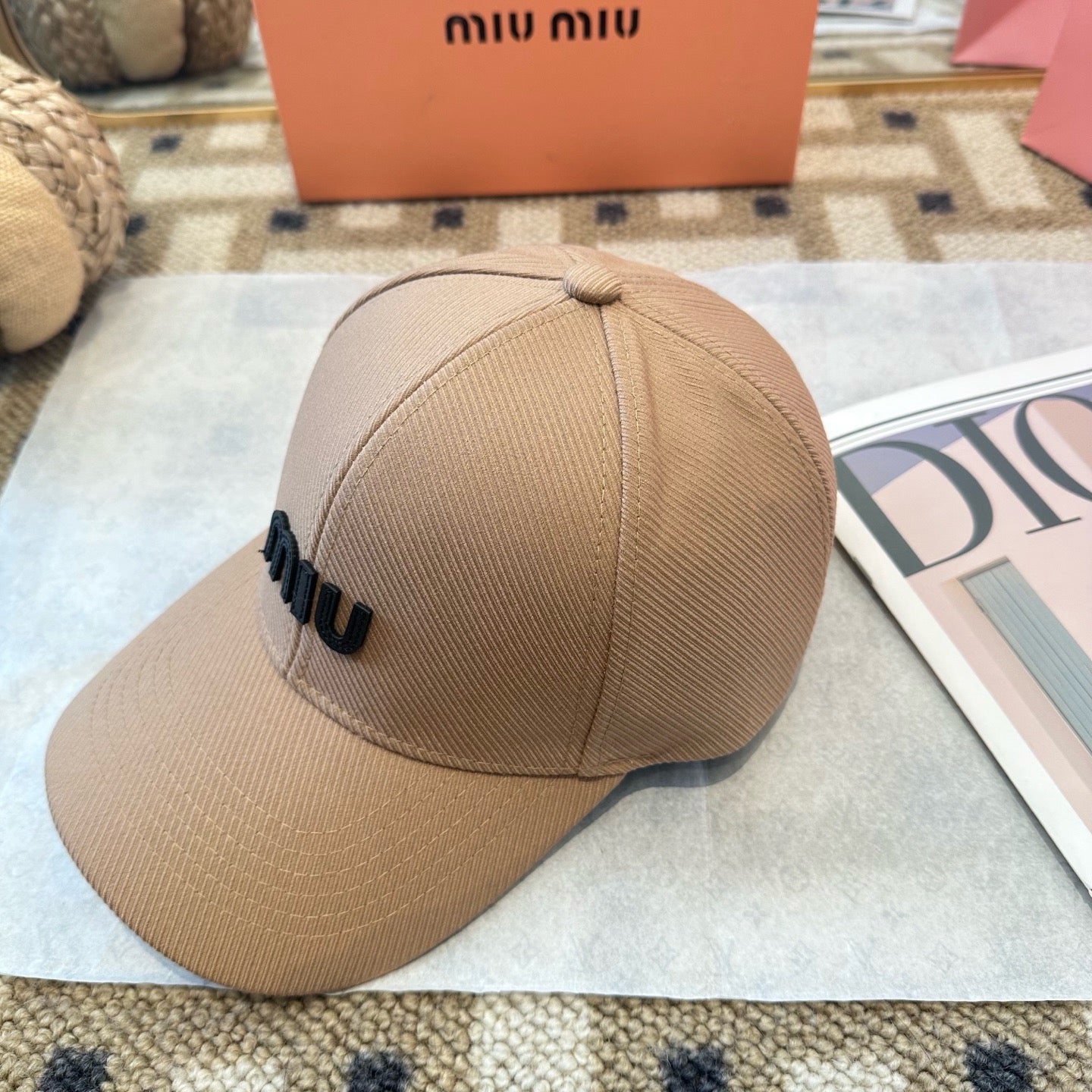 Grey Cap