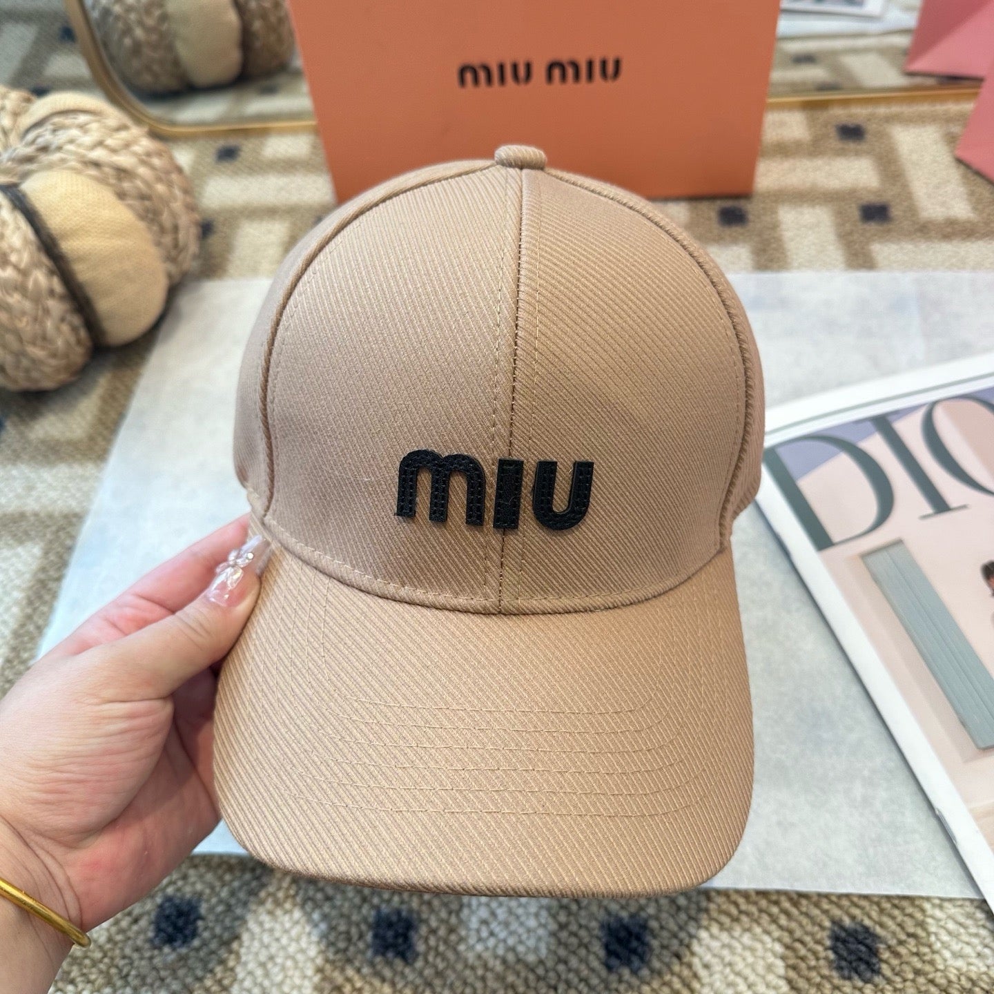Grey Cap