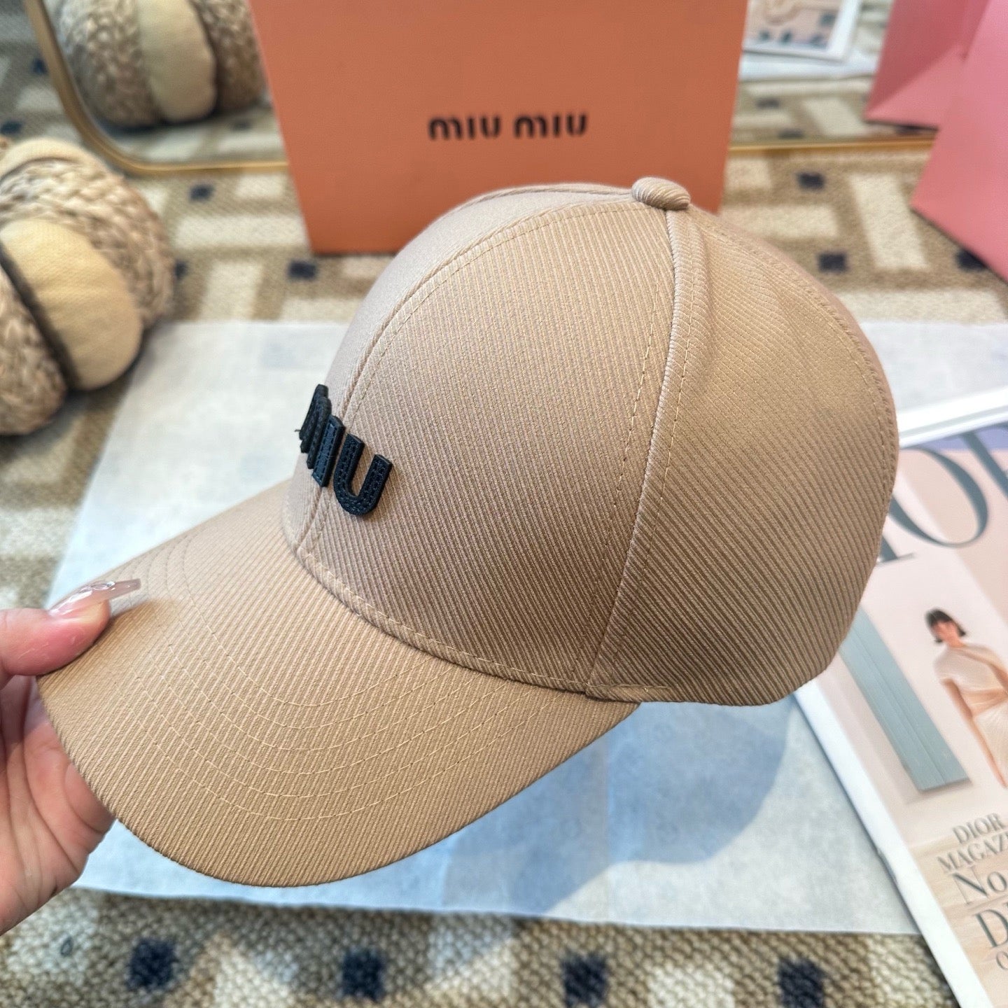Grey Cap