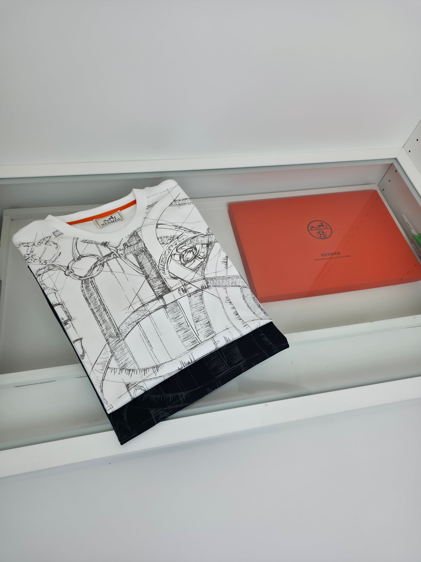 White and Black T-Shirt - FashionHype.xyz