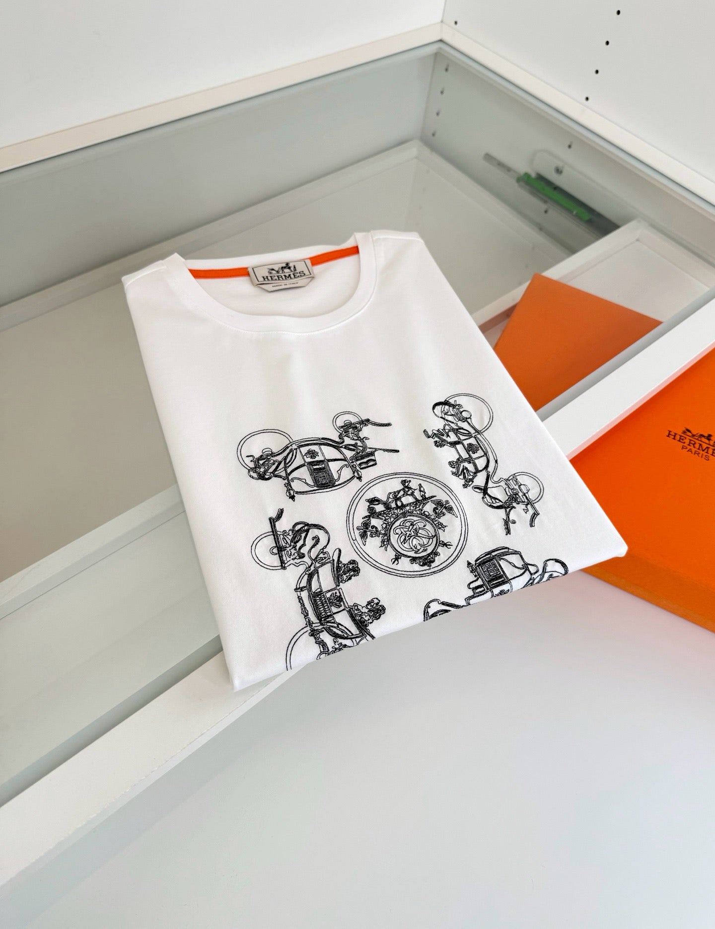White and Black T-Shirt - FashionHype.xyz