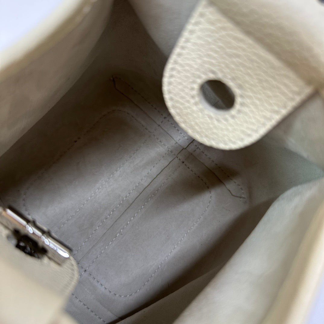 Off-white Bag