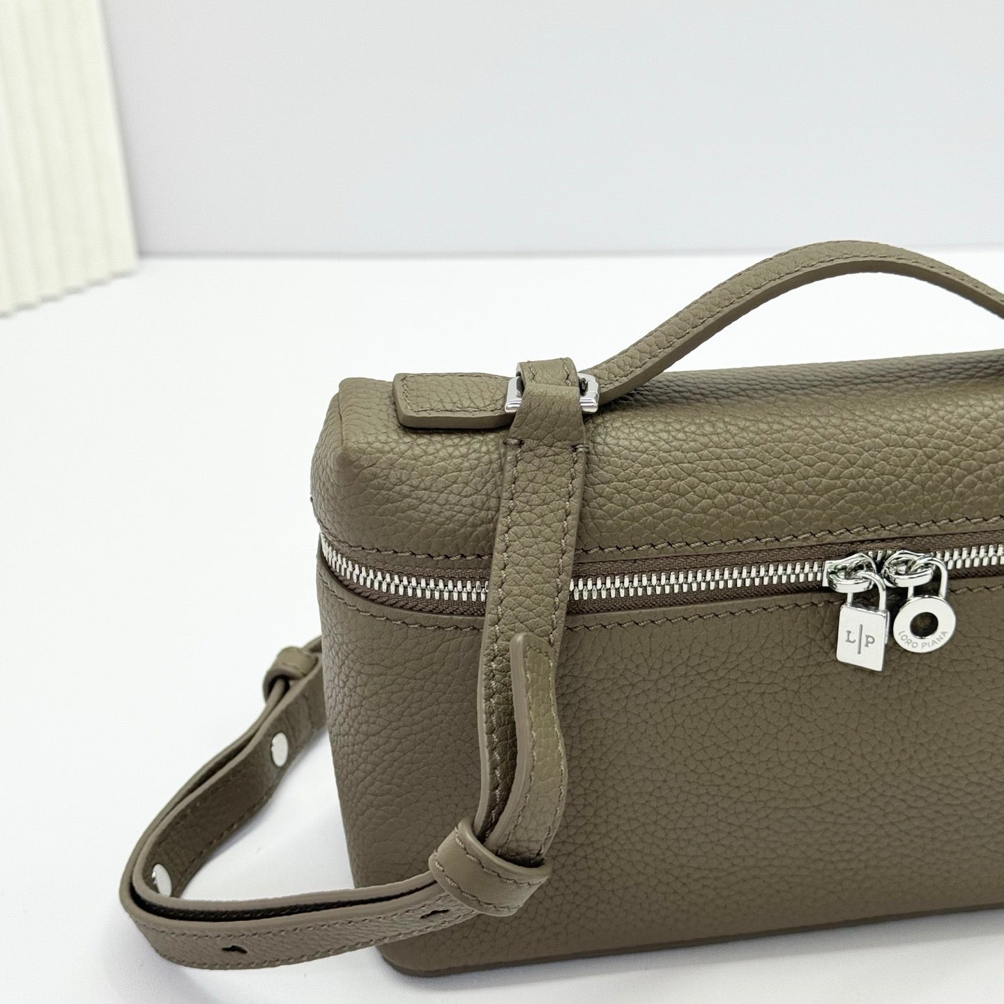 Olive green Bag - FashionHype.xyz