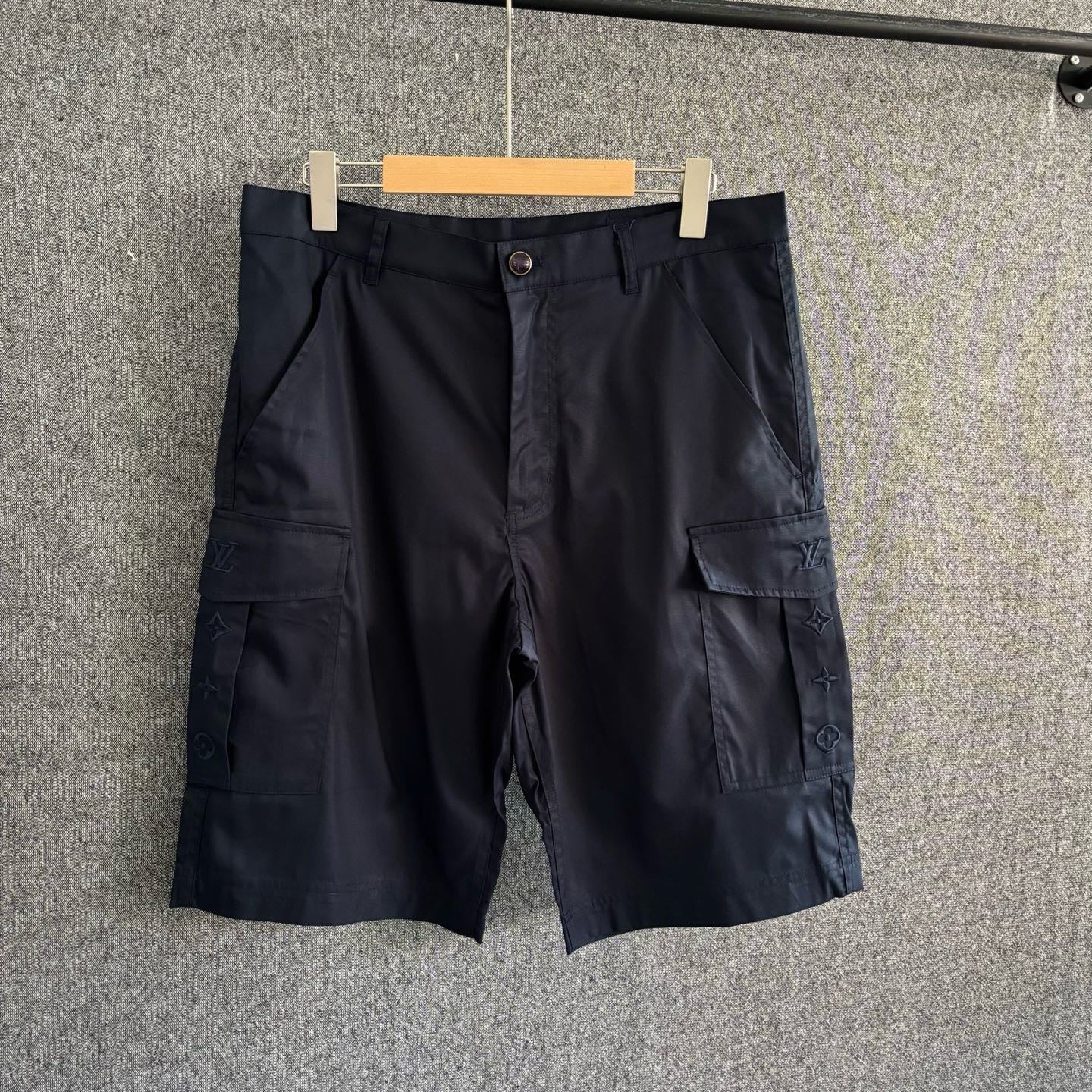 Off-white and Dark grey Short