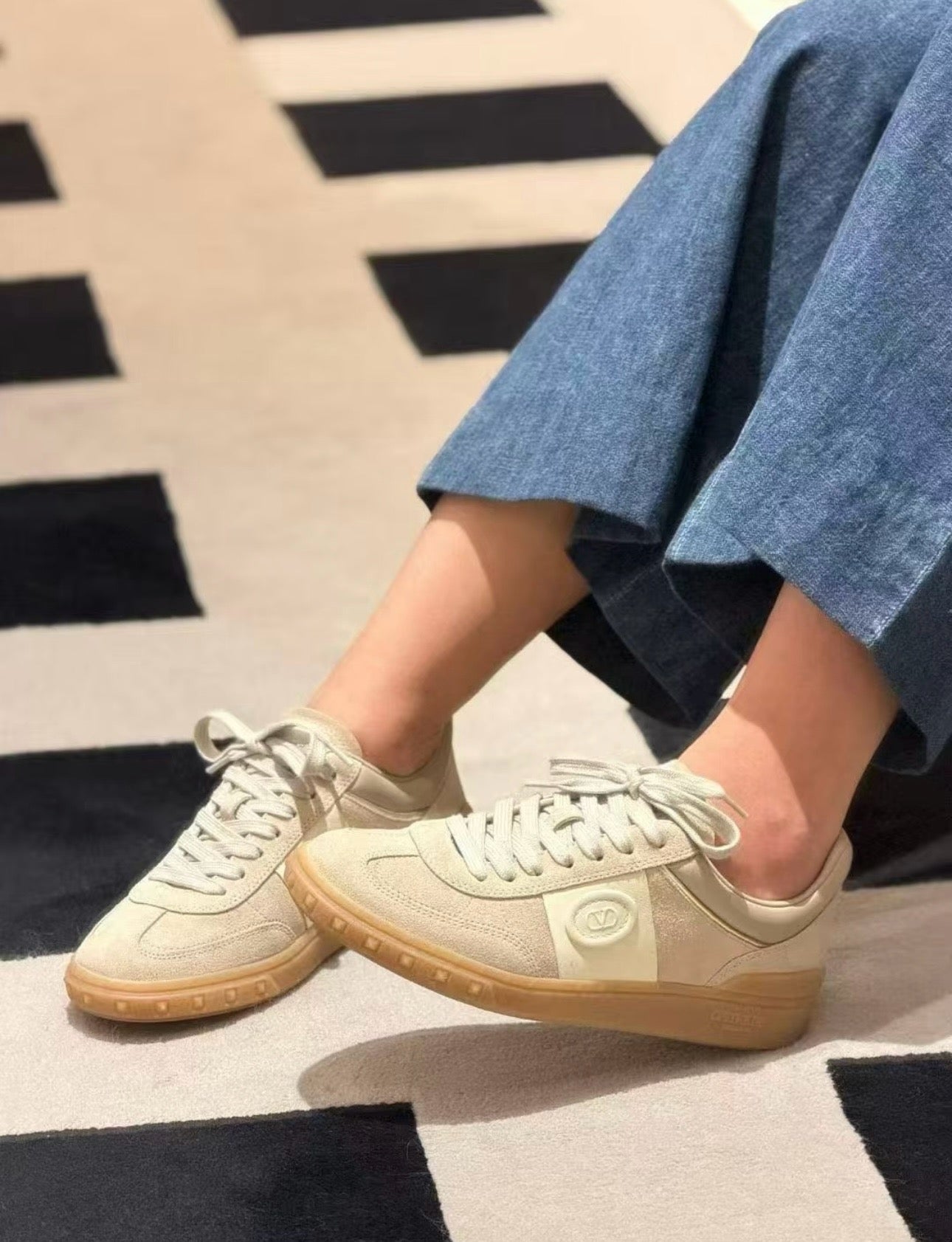 White grey Shoes