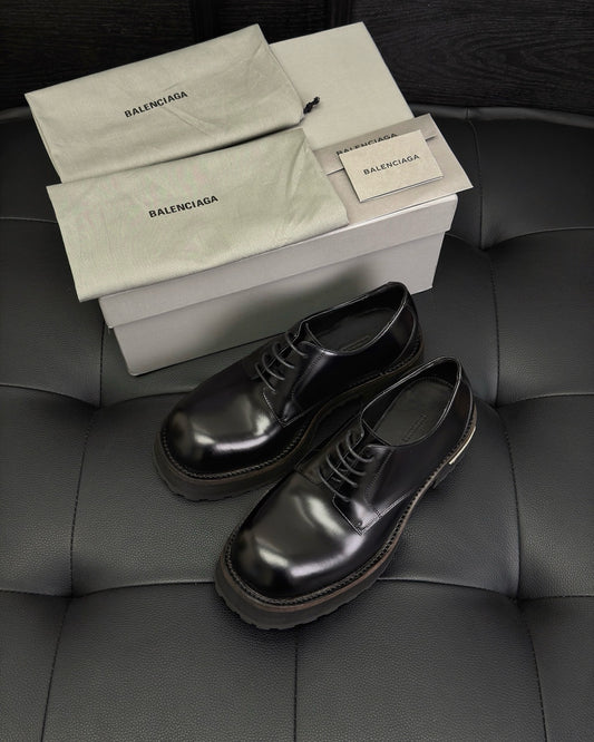 Black Shoes