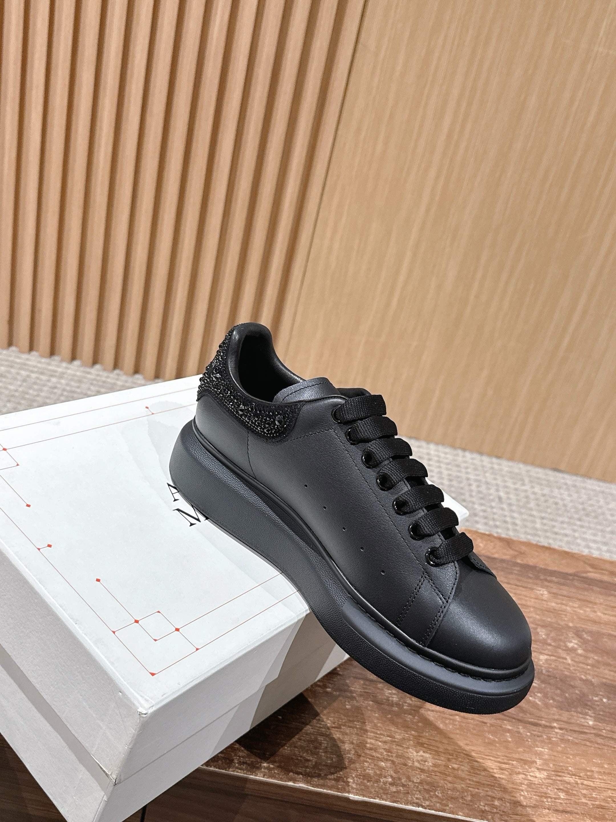 Black Shoes