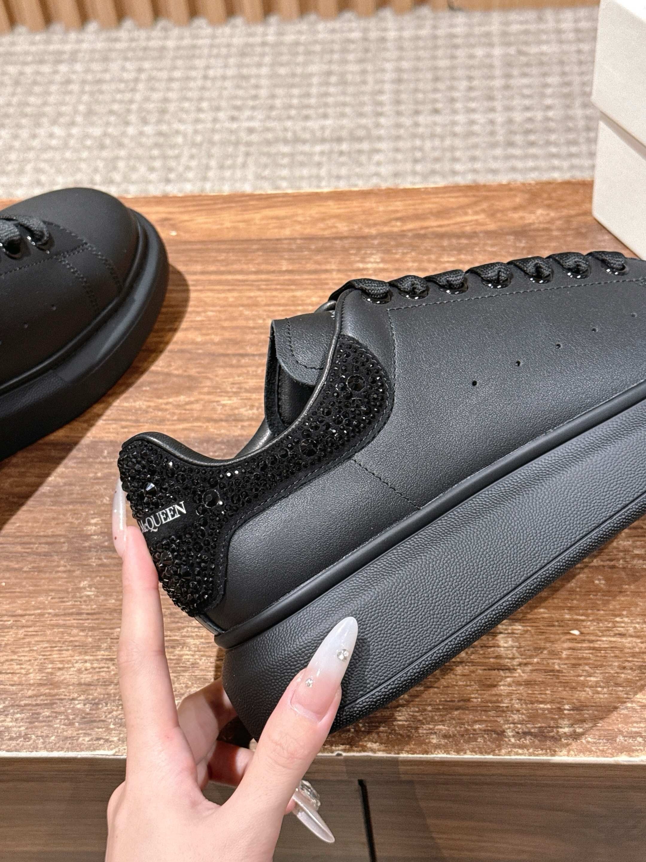 Black Shoes