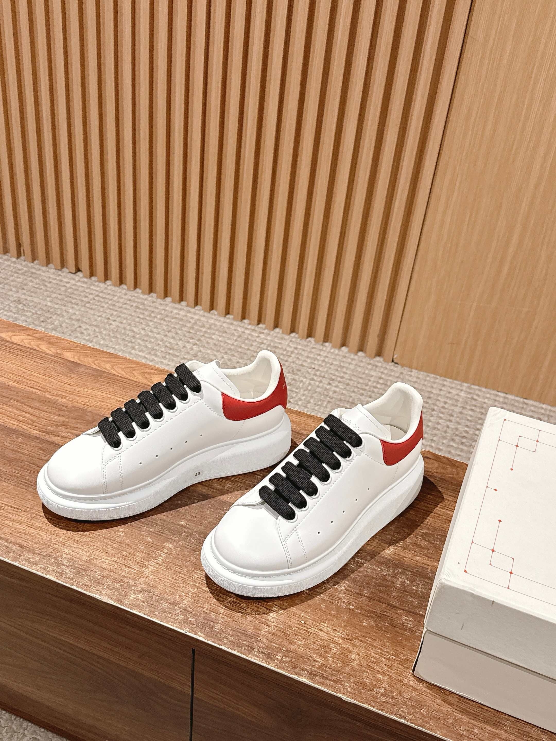 White red Shoes