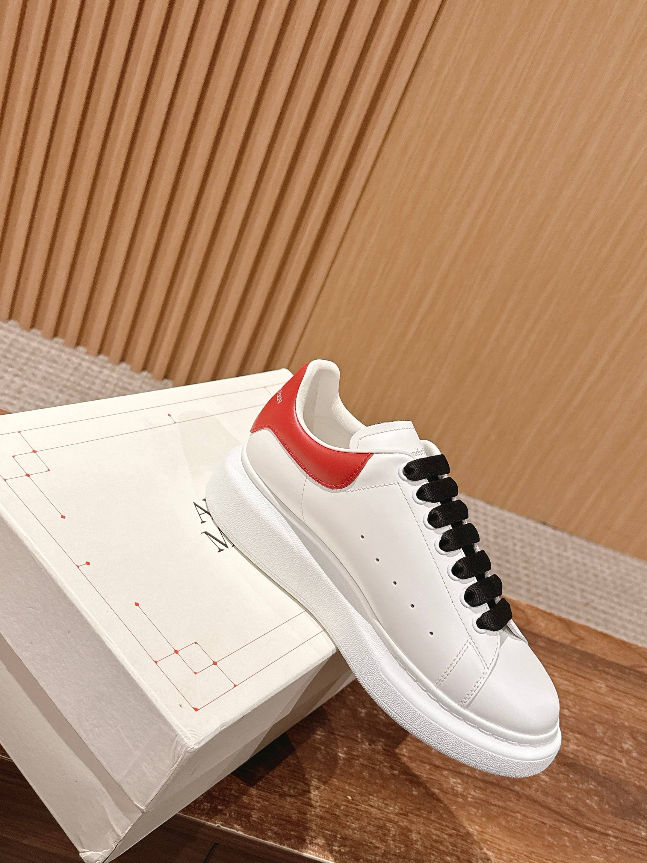 White red Shoes