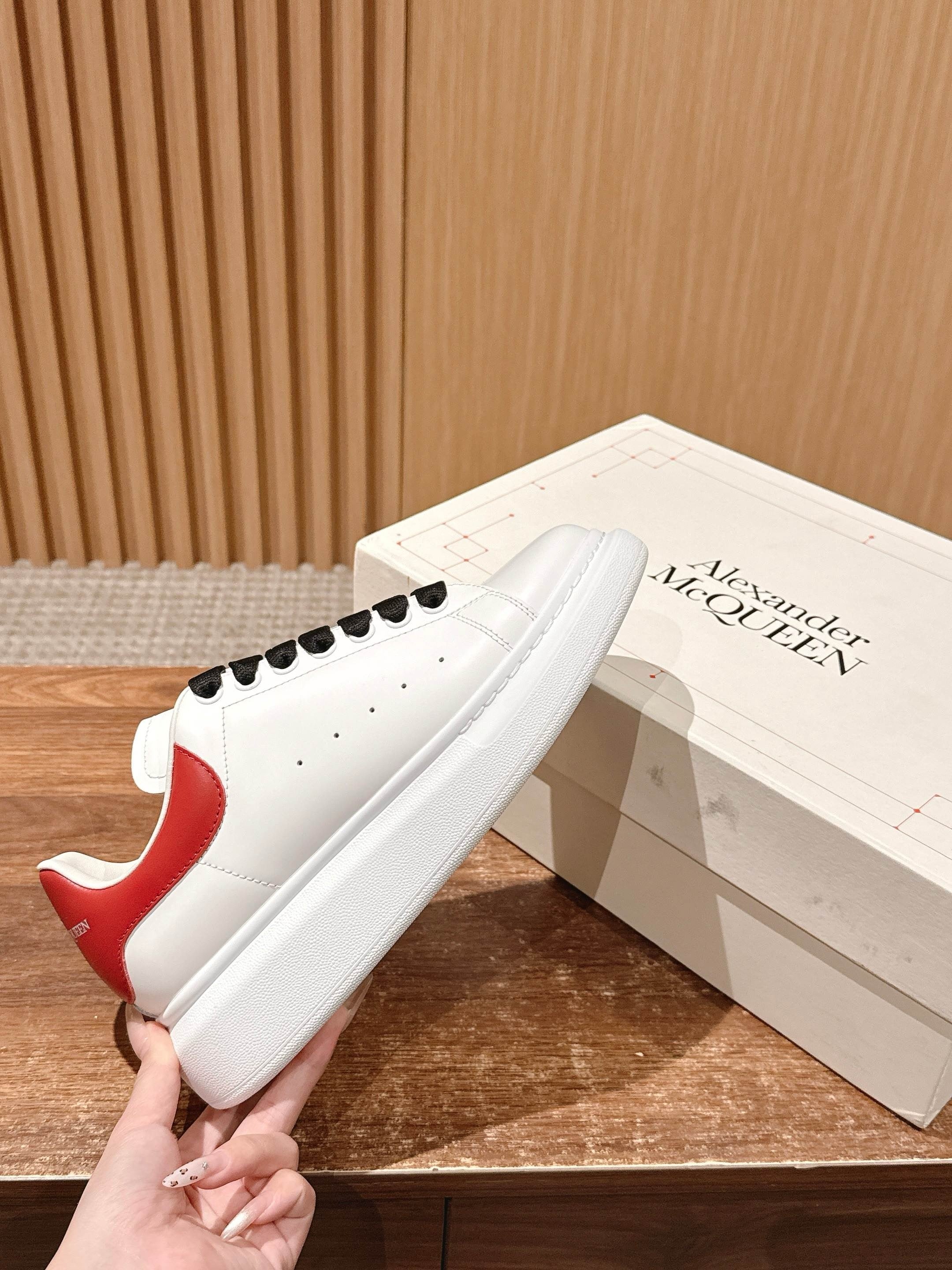 White red Shoes