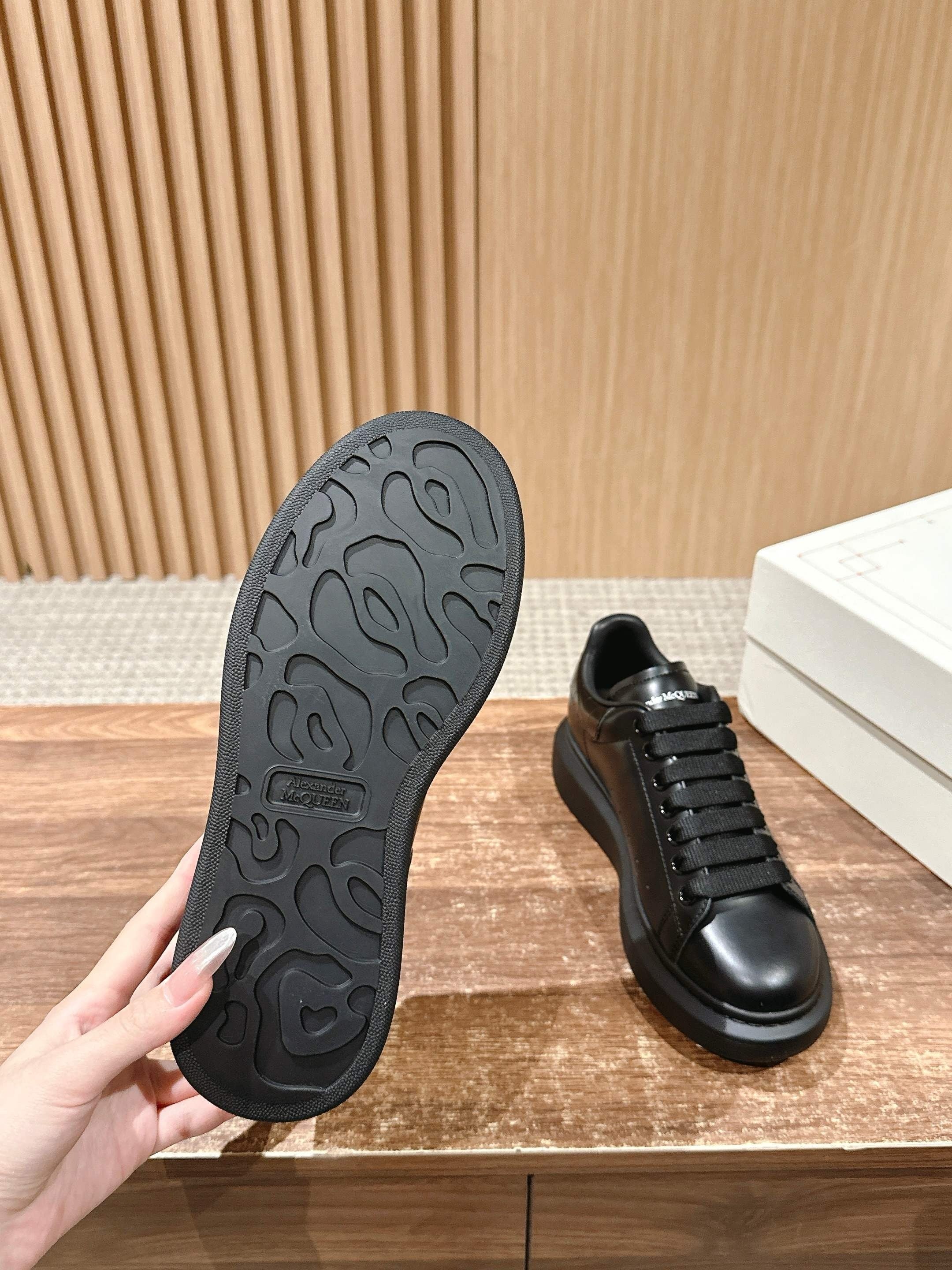 Black Shoes