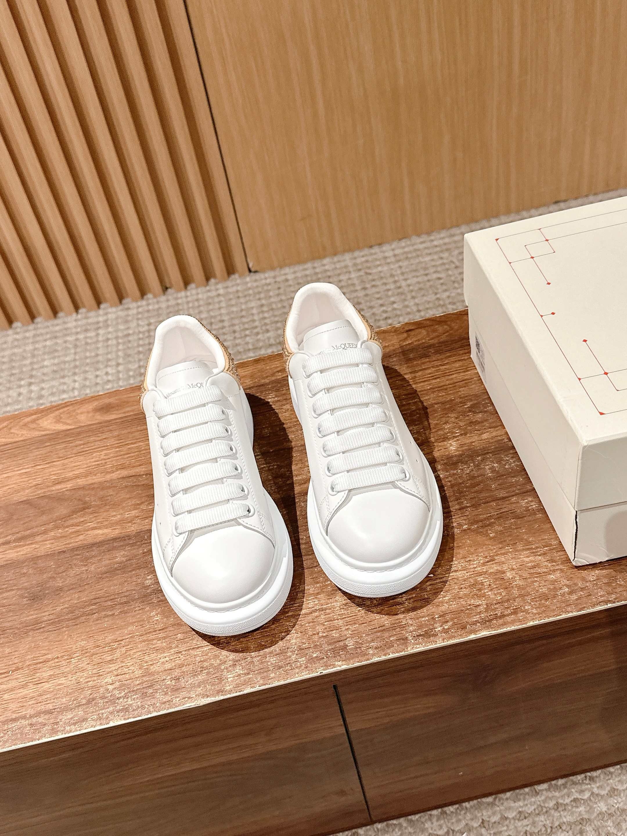 White golden Shoes