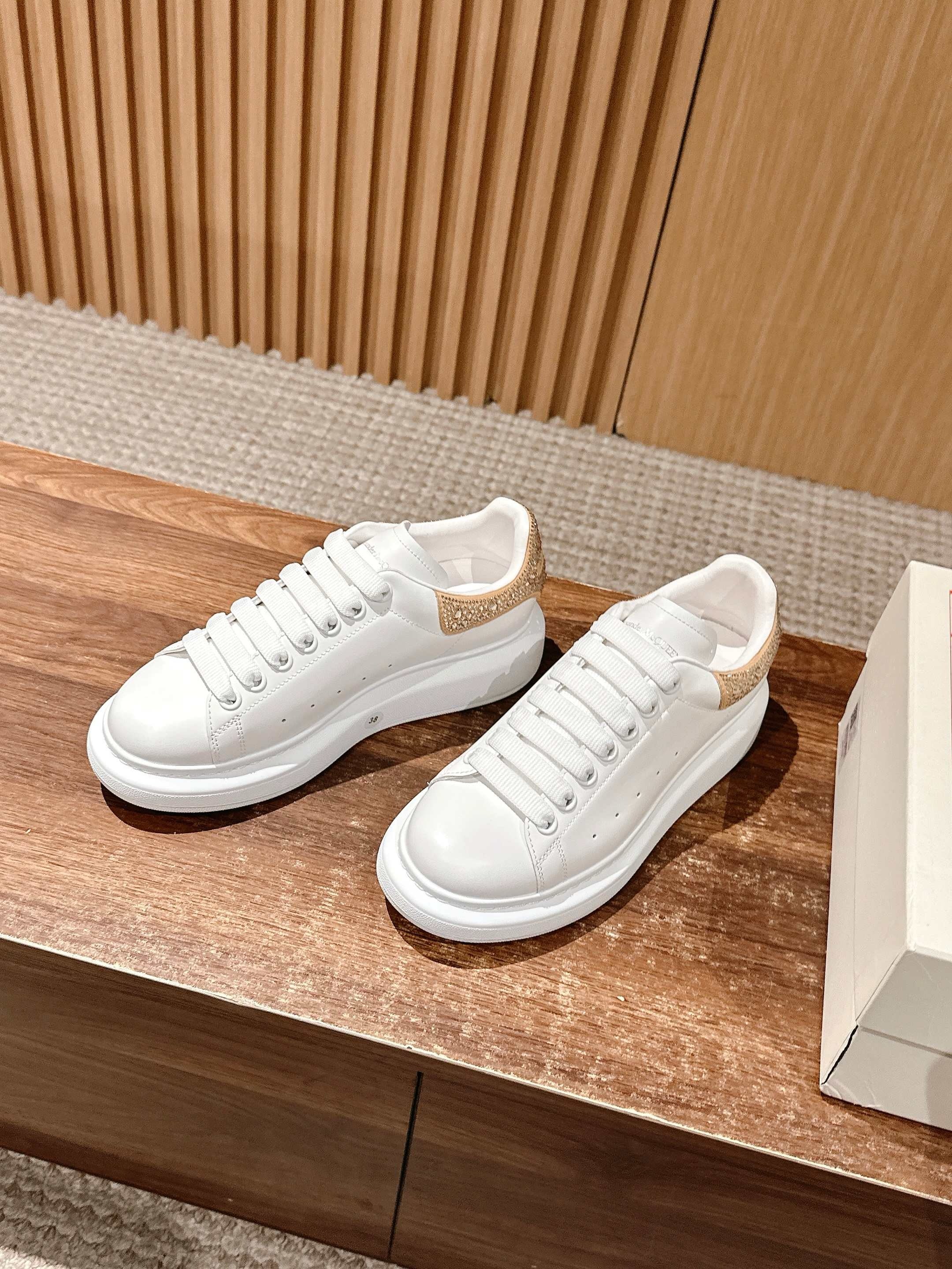 White golden Shoes
