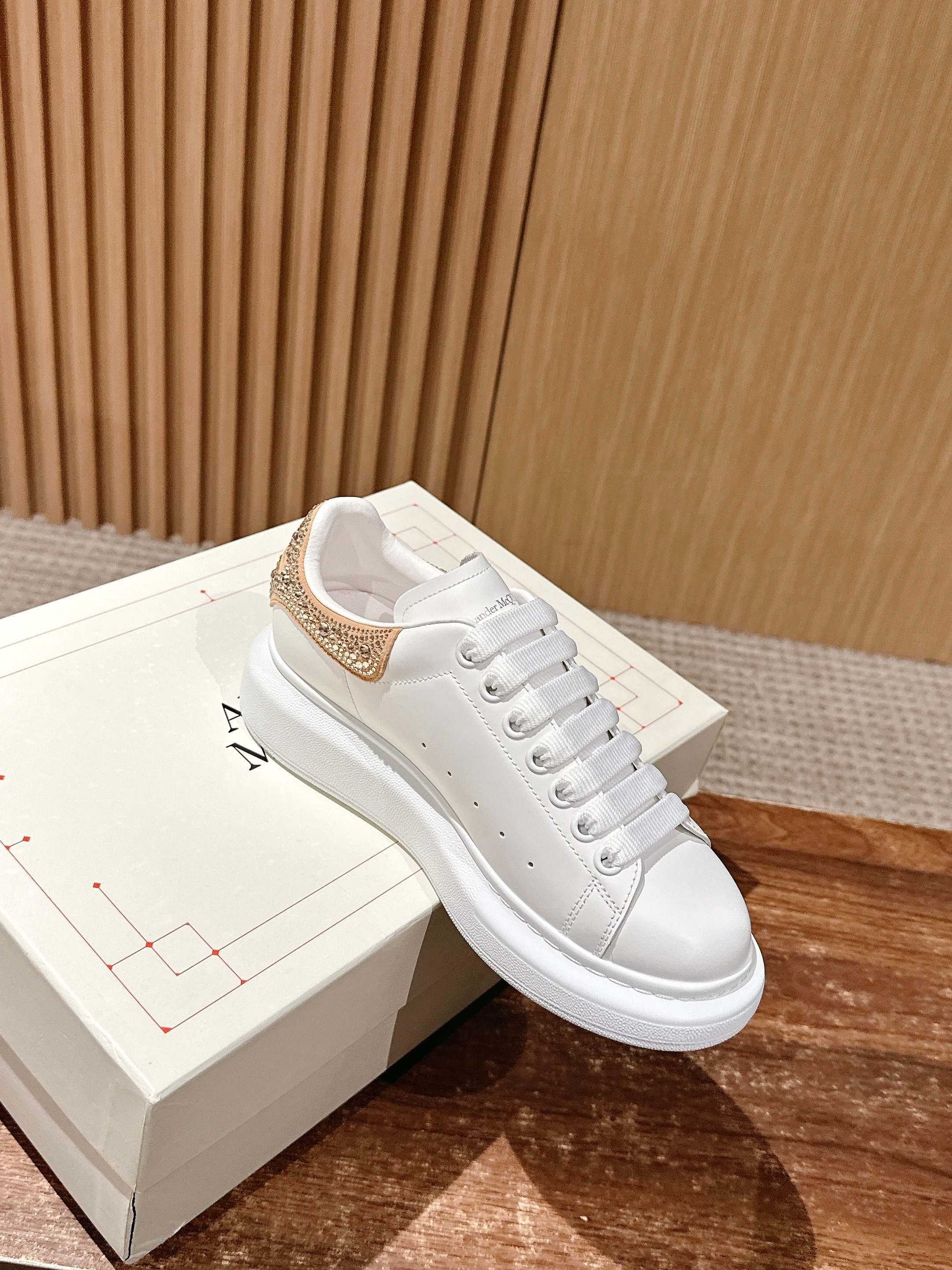 White golden Shoes