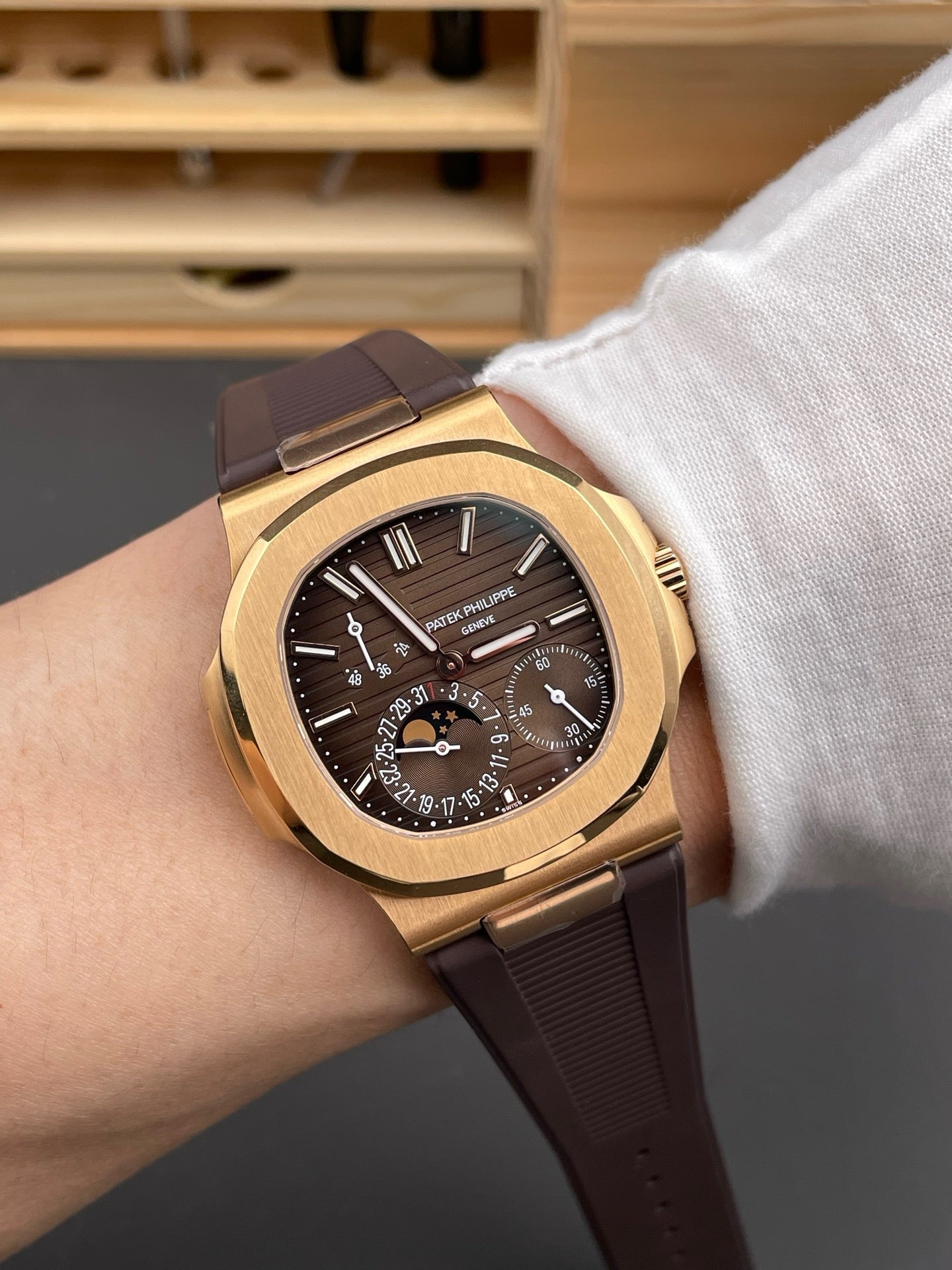Brown gold Watch