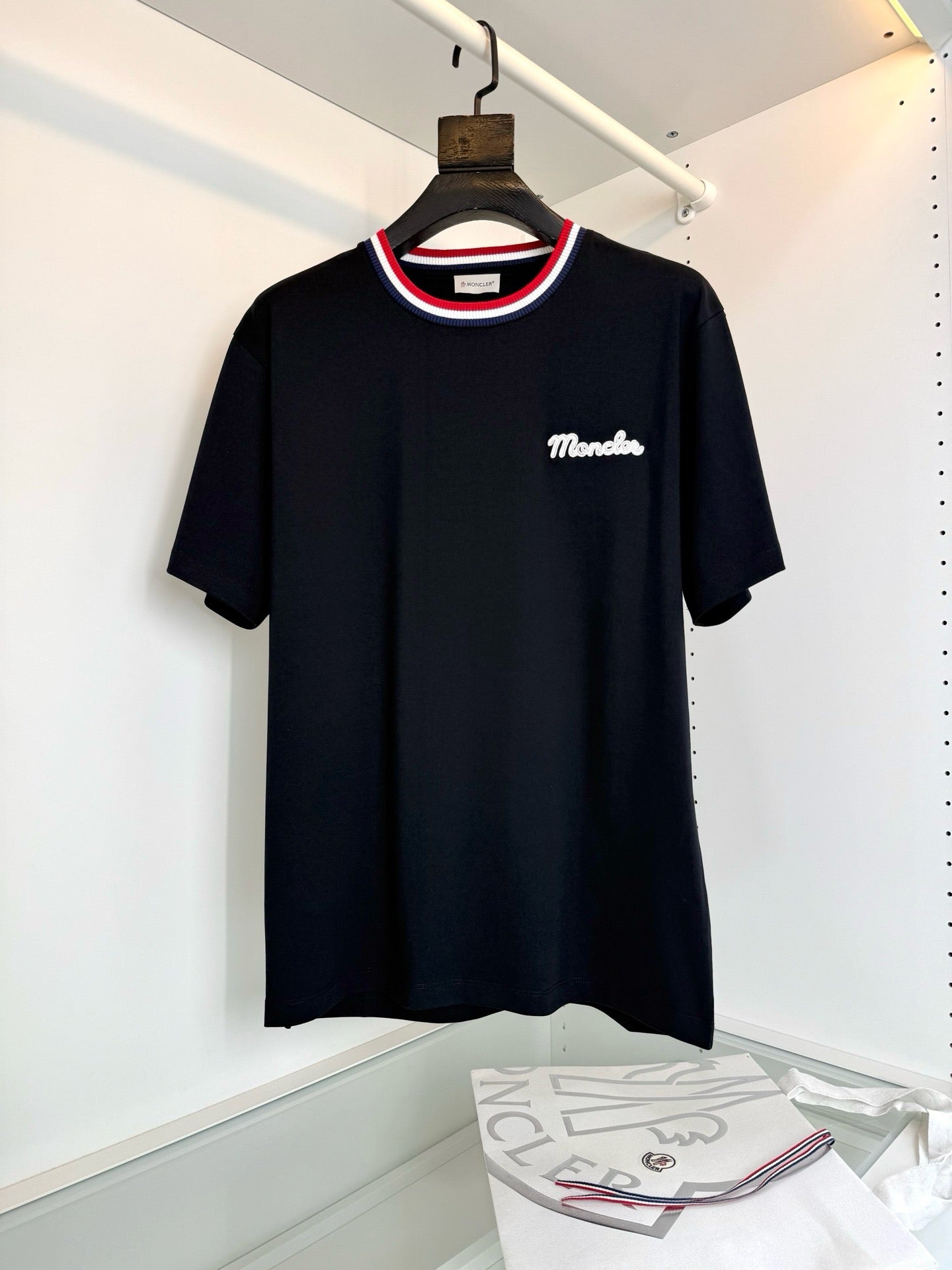 Black and White T-Shirt - Size XL