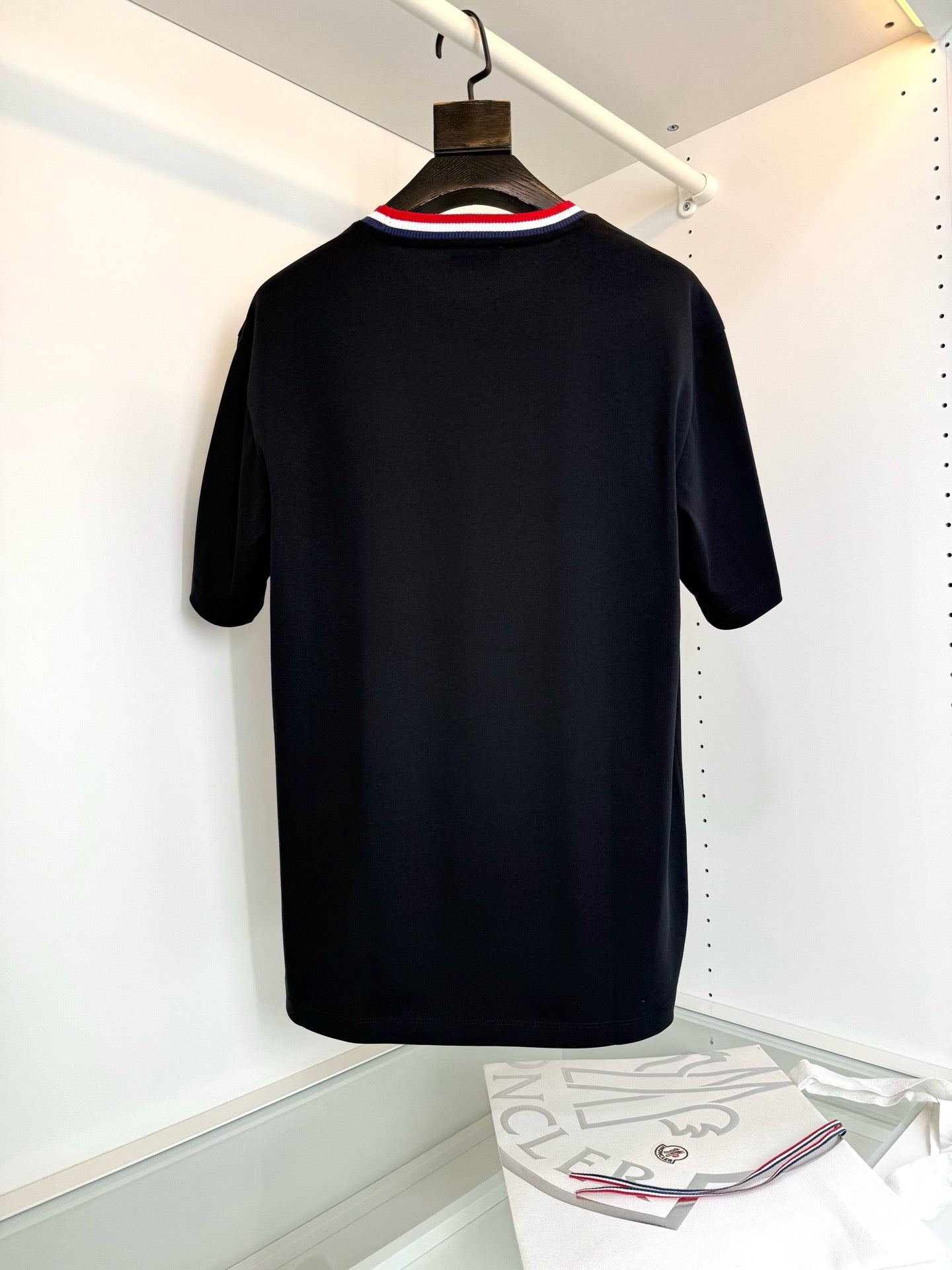 Black and White T-Shirt - Size XL