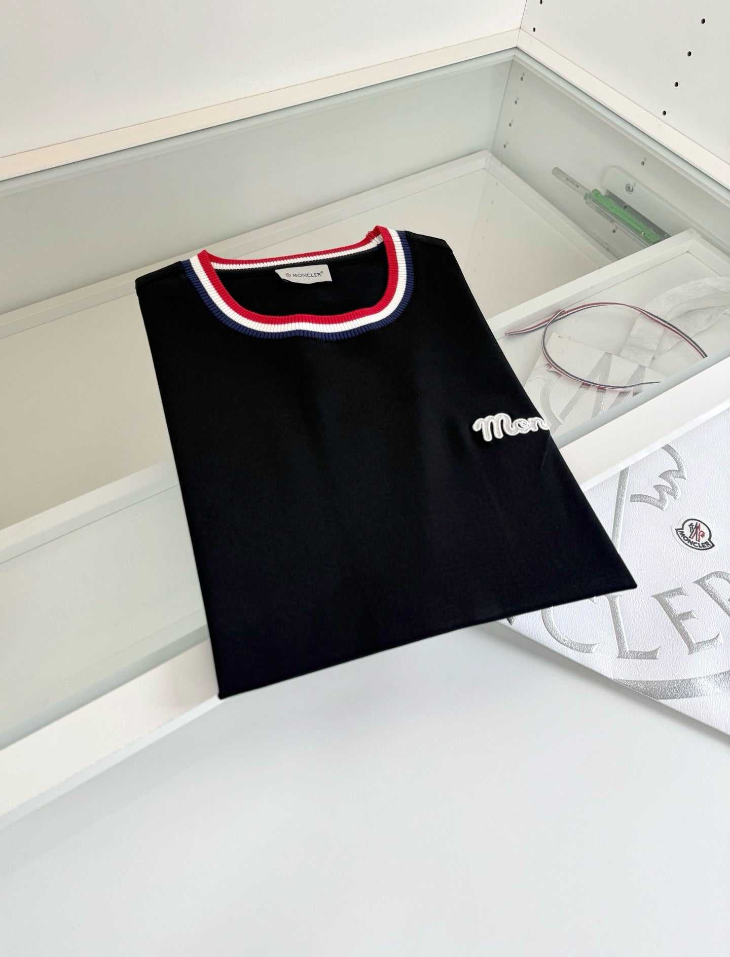 Black and White T-Shirt - Size XL