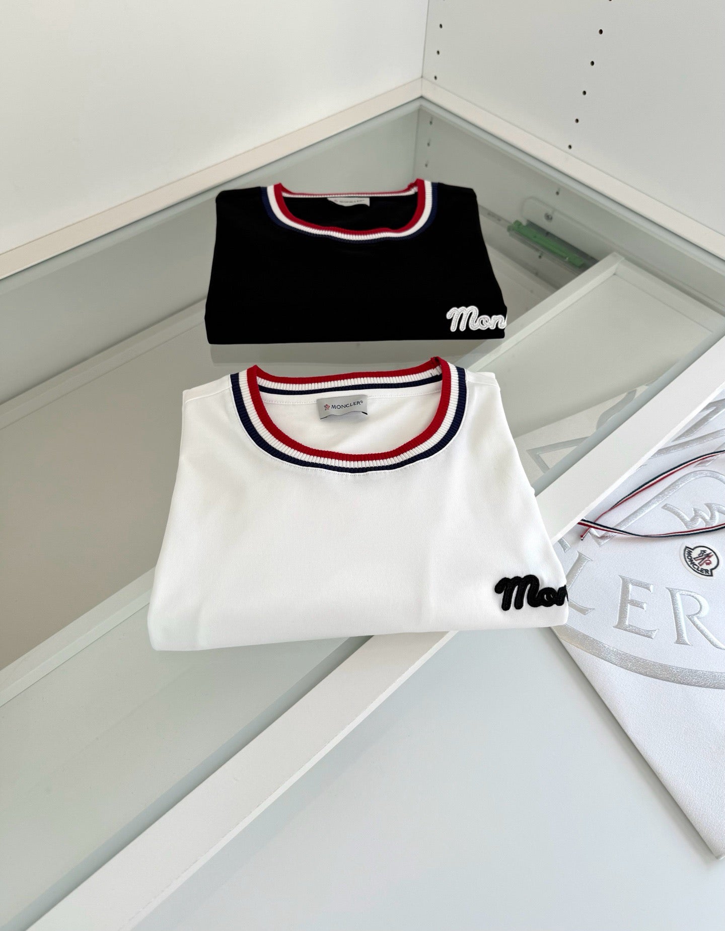 Black and White T-Shirt - Size XL