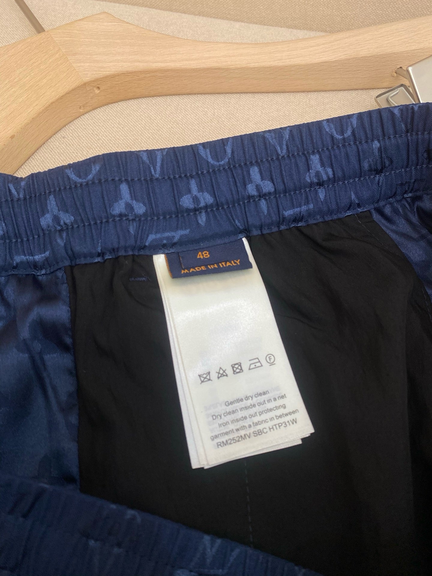 Multi-color Short