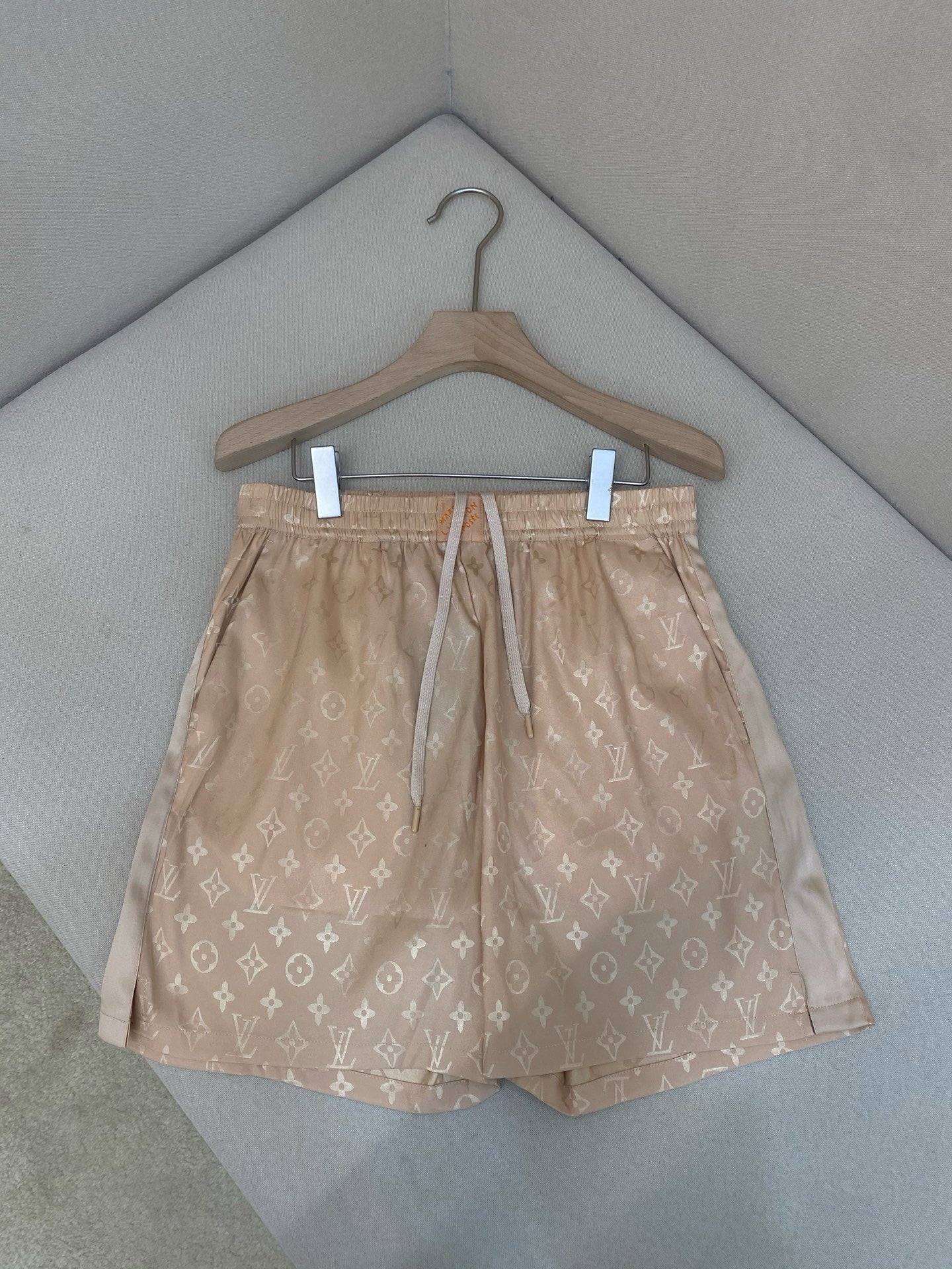 Multi-color Short