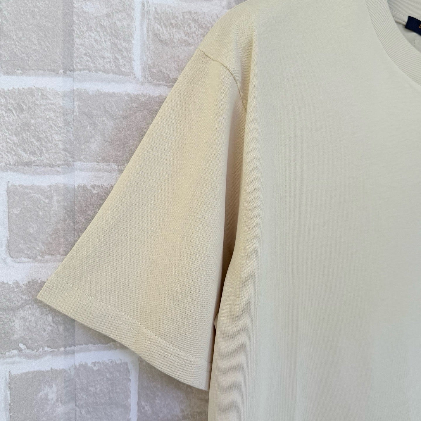 Off-white T-Shirt