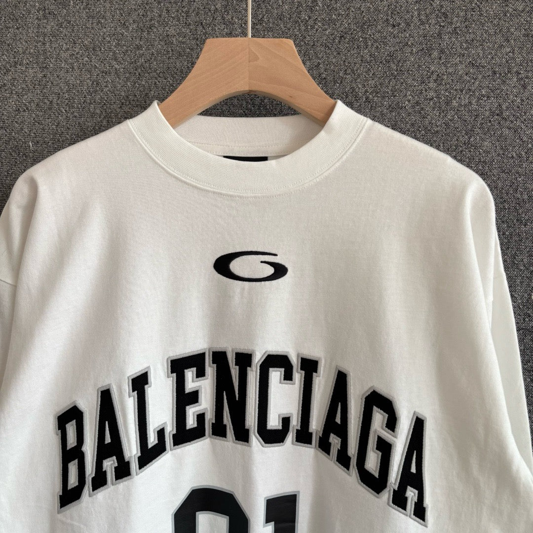 Black and White Sweatshirt