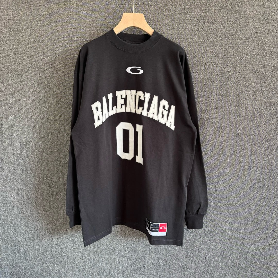 Black and White Sweatshirt