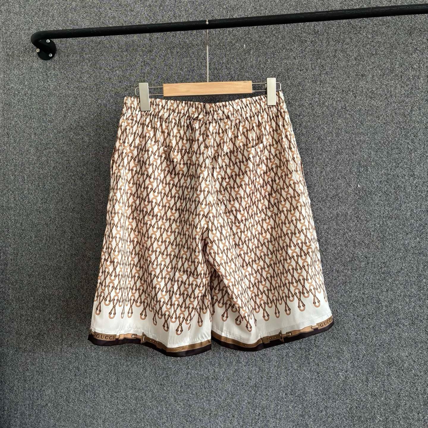 Multi-color Short