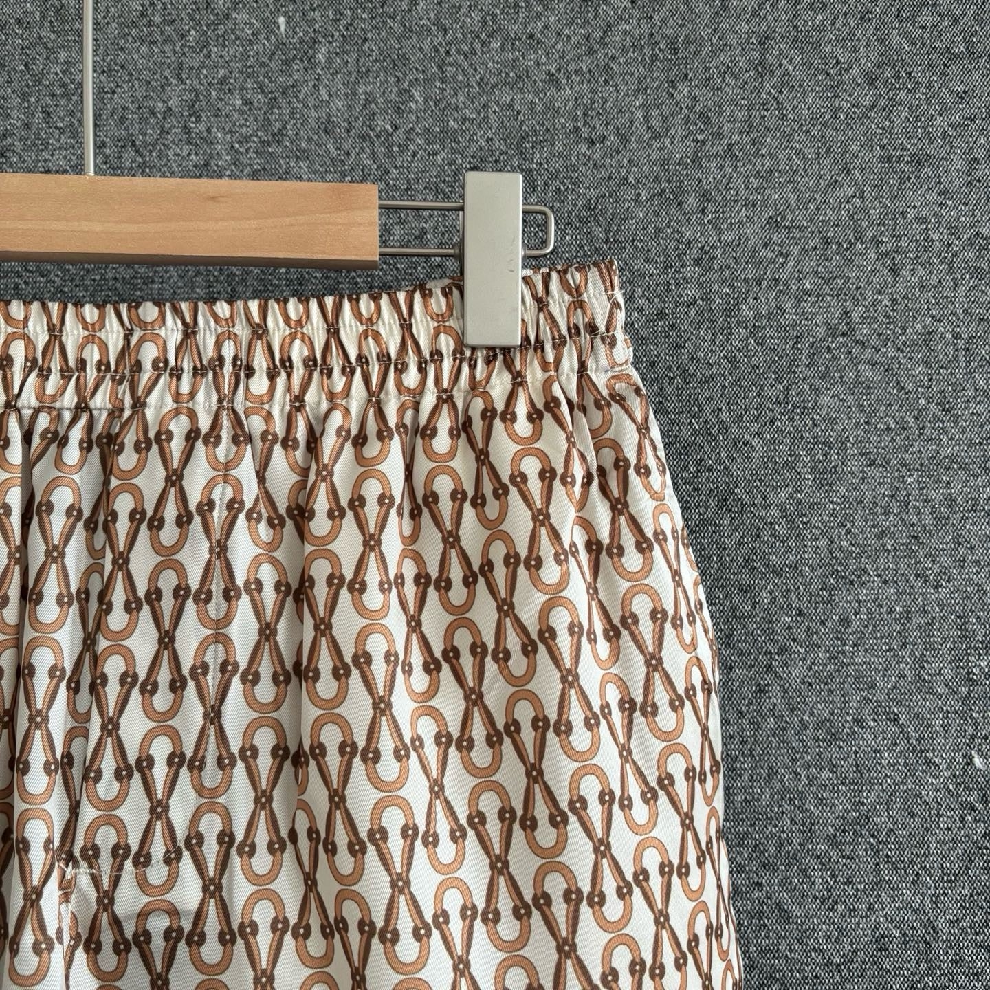 Multi-color Short
