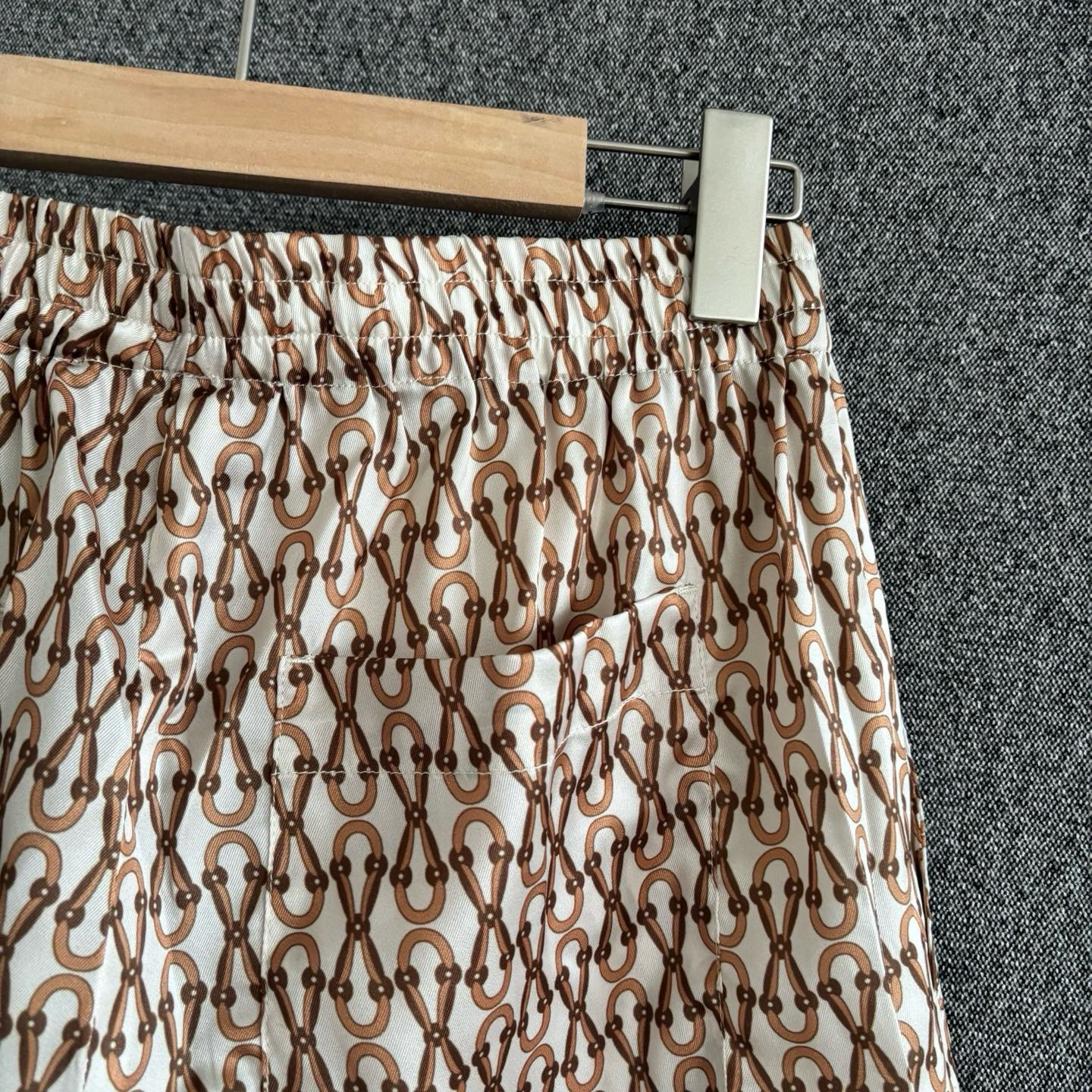 Multi-color Short