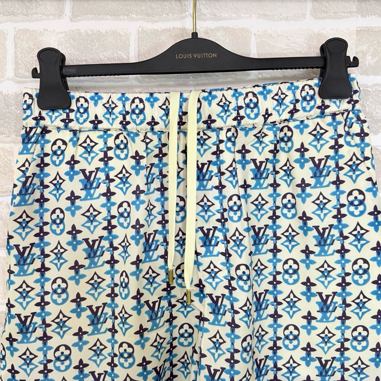 Multi-color Short