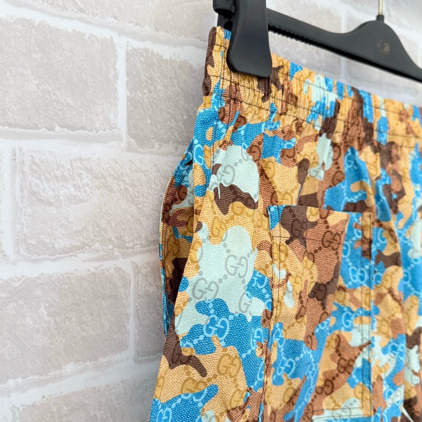 Multi-color Short