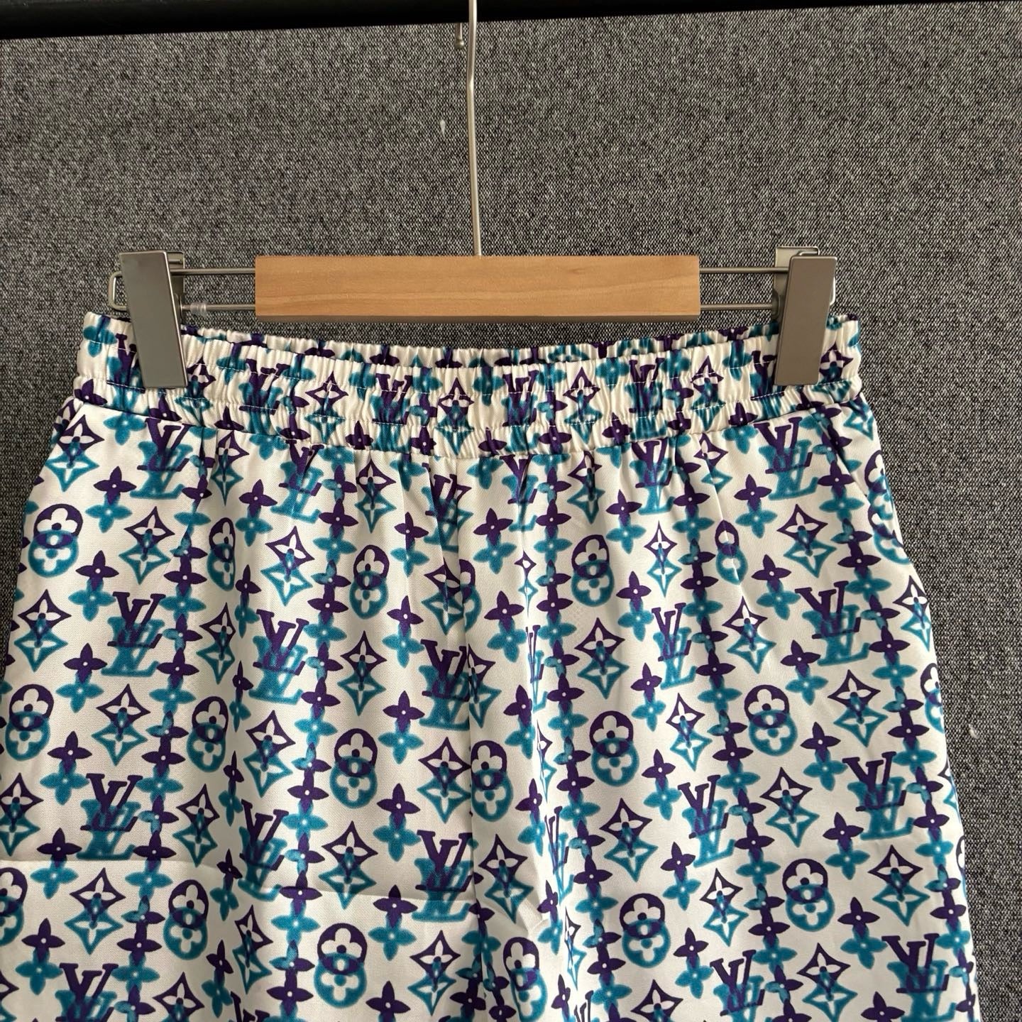 Multi-color Short
